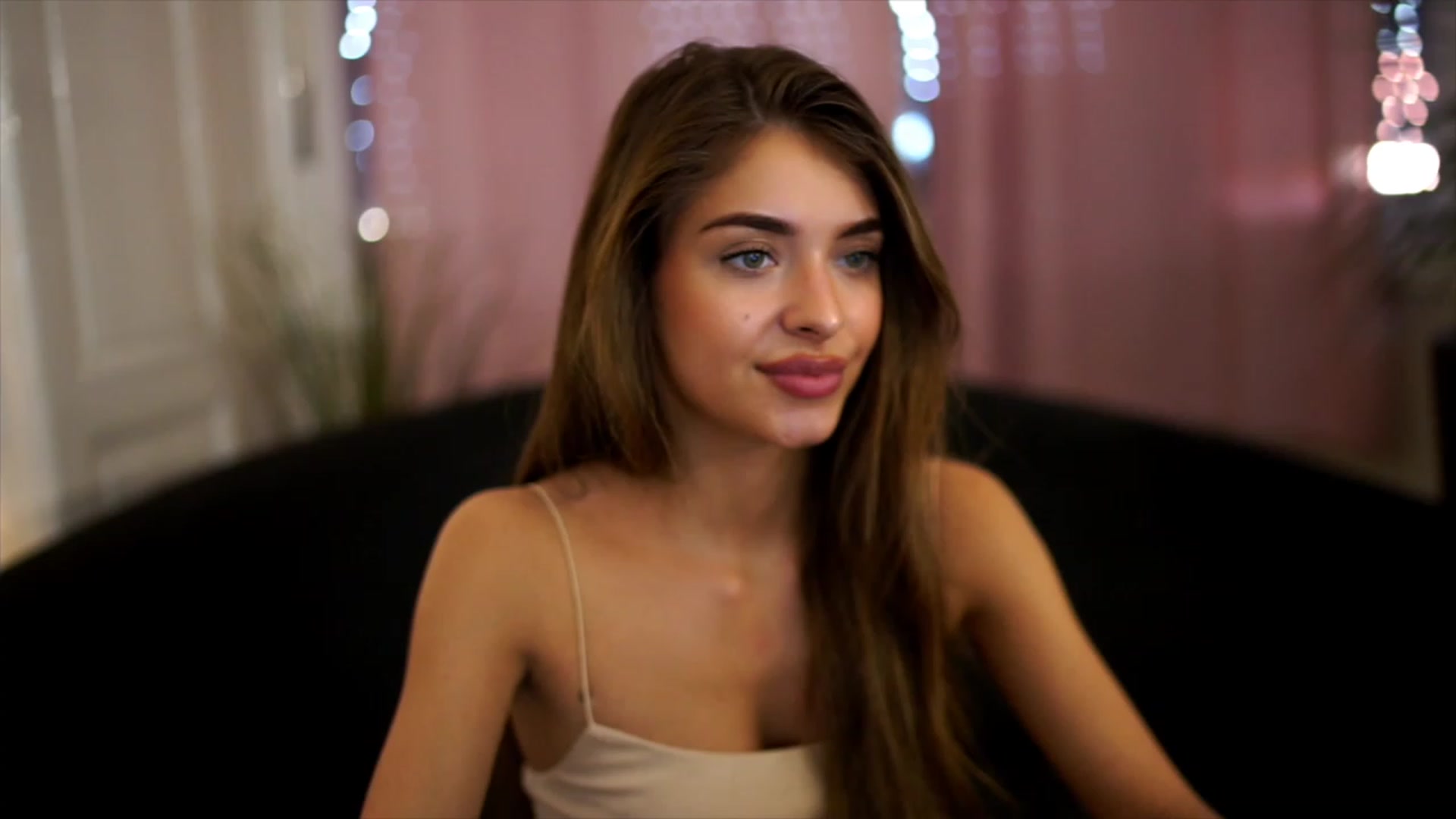 Gallery image thumbnail from Autumn_Falls's myfreecams stream on, 06/26/2023, 16:01 image 2 of 20