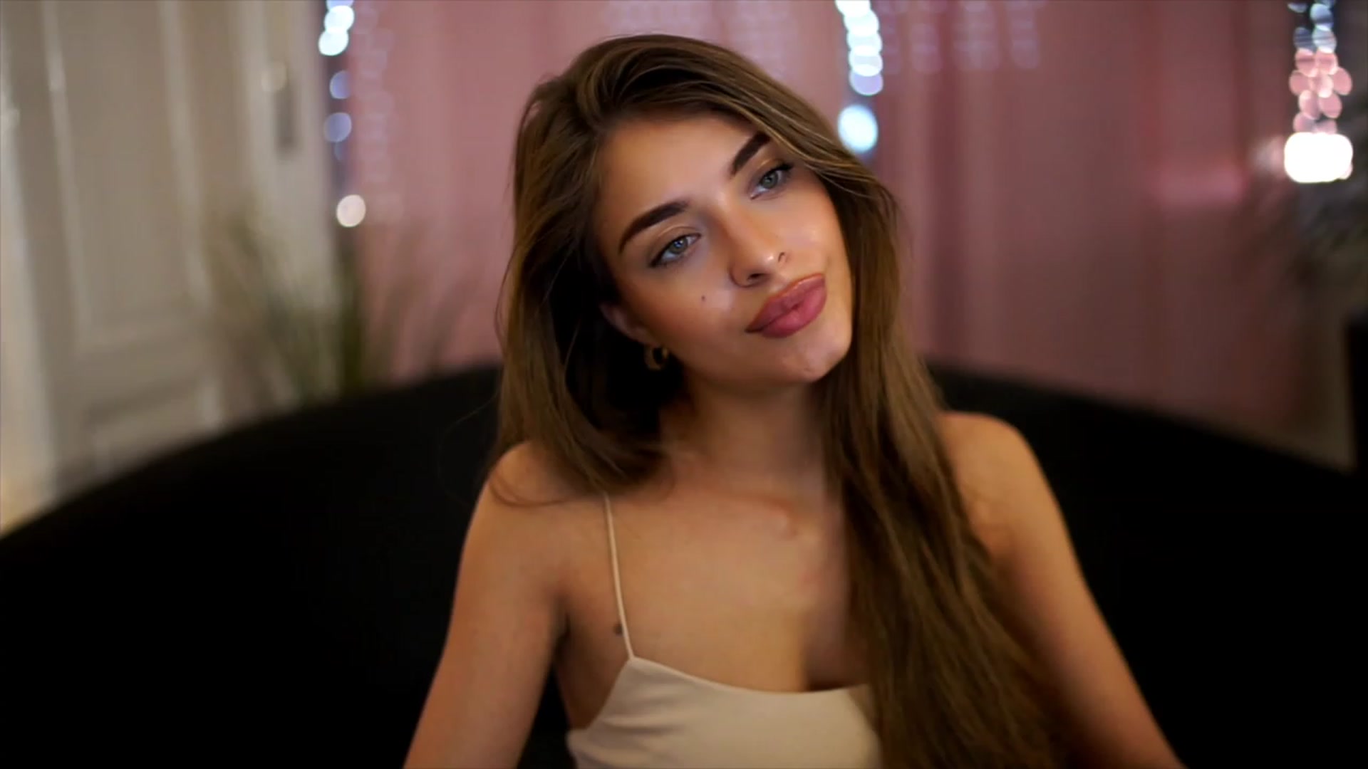 Gallery image thumbnail from Autumn_Falls's myfreecams stream on, 06/26/2023, 16:01 image 6 of 20