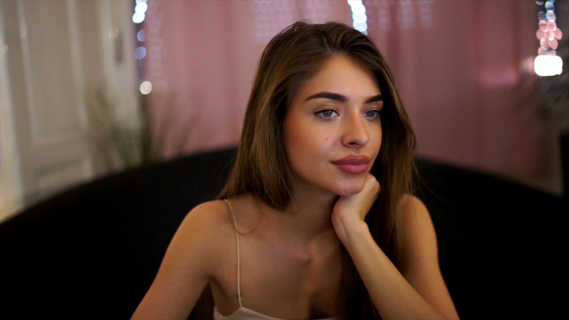 Gallery image thumbnail from Autumn_Falls's myfreecams stream on, 06/26/2023, 16:01 image 4 of 20