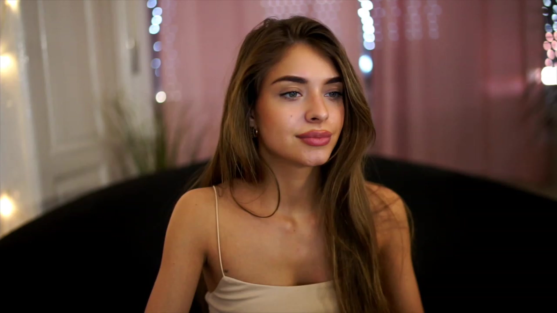 Gallery image thumbnail from Autumn_Falls's myfreecams stream on, 06/26/2023, 16:01 image 17 of 20