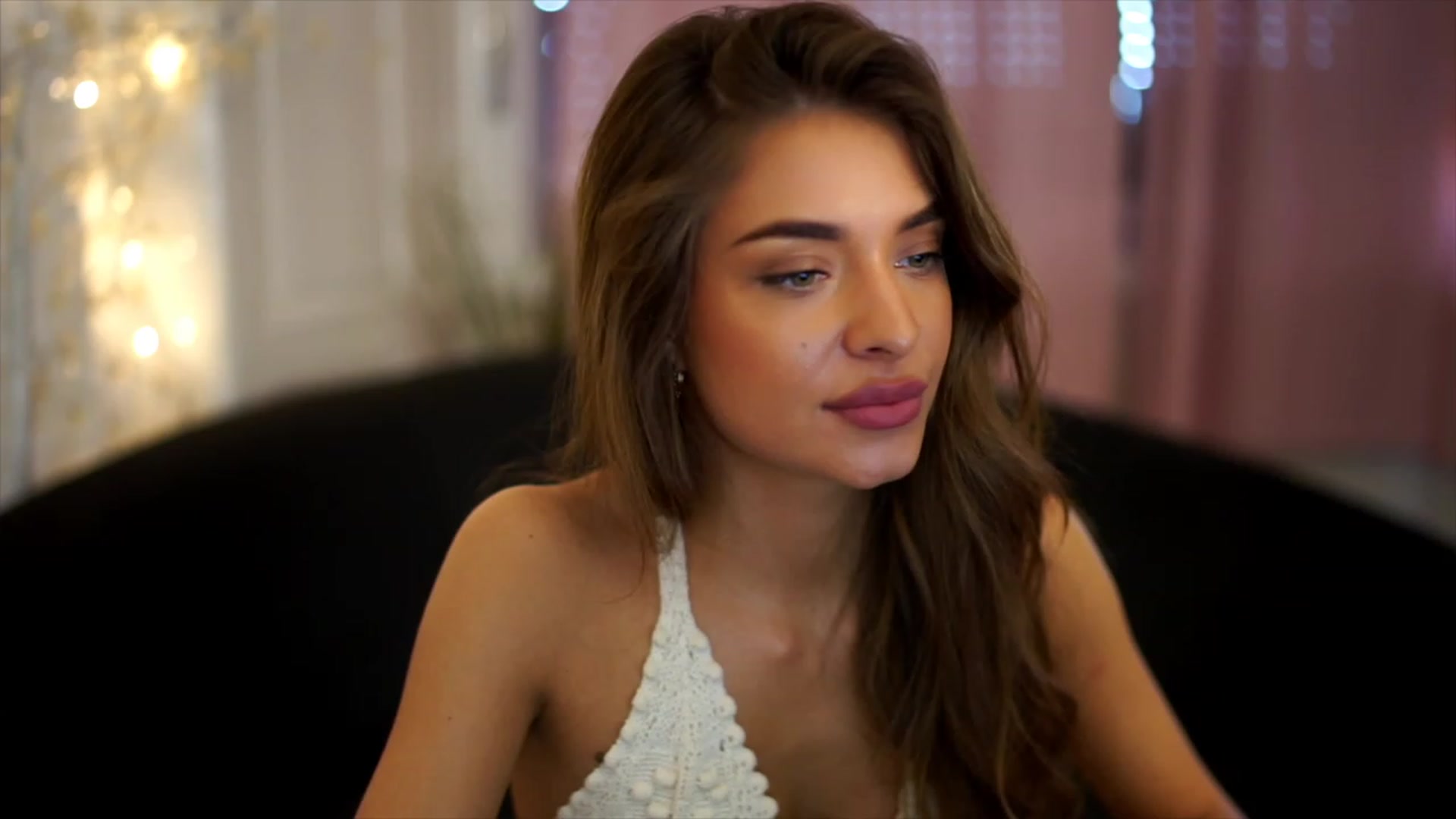 Gallery image thumbnail from Autumn_Falls's myfreecams stream on, 07/15/2023, 15:35 image 16 of 20