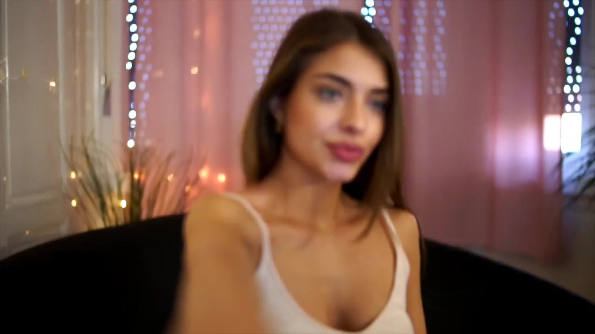 Gallery image thumbnail from Autumn_Falls's myfreecams stream on, 07/23/2023, 15:33 image 4 of 20