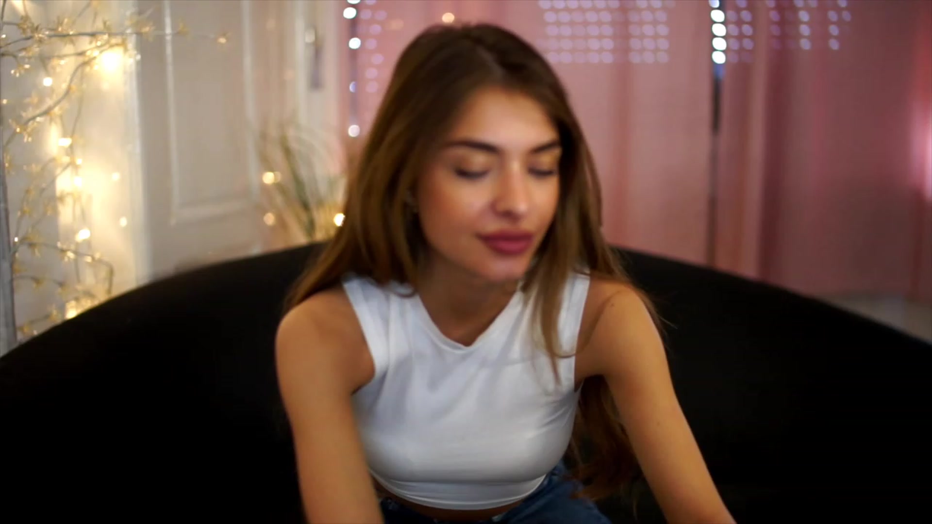 Gallery image thumbnail from Autumn_Falls's myfreecams stream on, 07/25/2023, 14:42 image 13 of 20