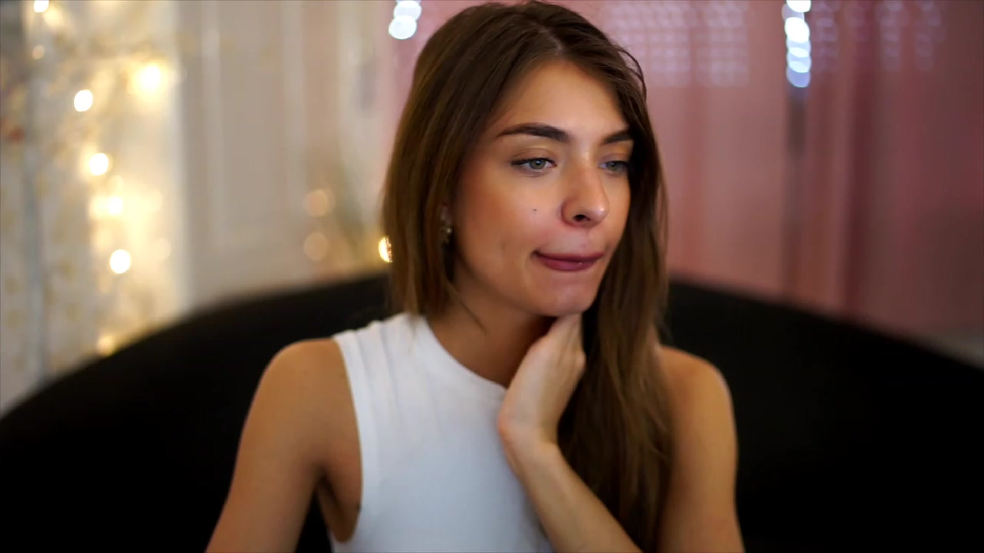 Gallery image thumbnail from Autumn_Falls's myfreecams stream on, 07/25/2023, 14:42 image 3 of 20