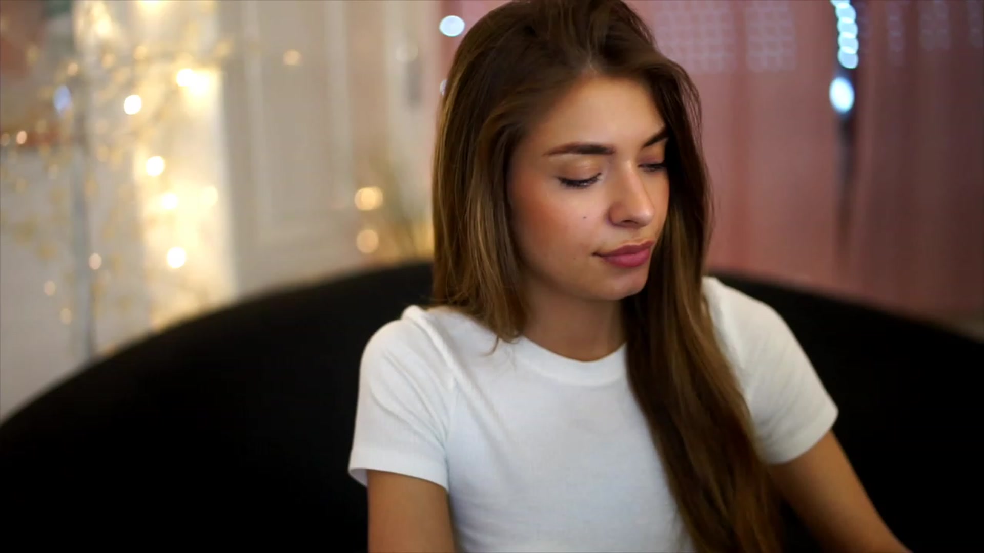 Gallery image thumbnail from Autumn_Falls's myfreecams stream on, 07/30/2023, 16:50 image 4 of 20