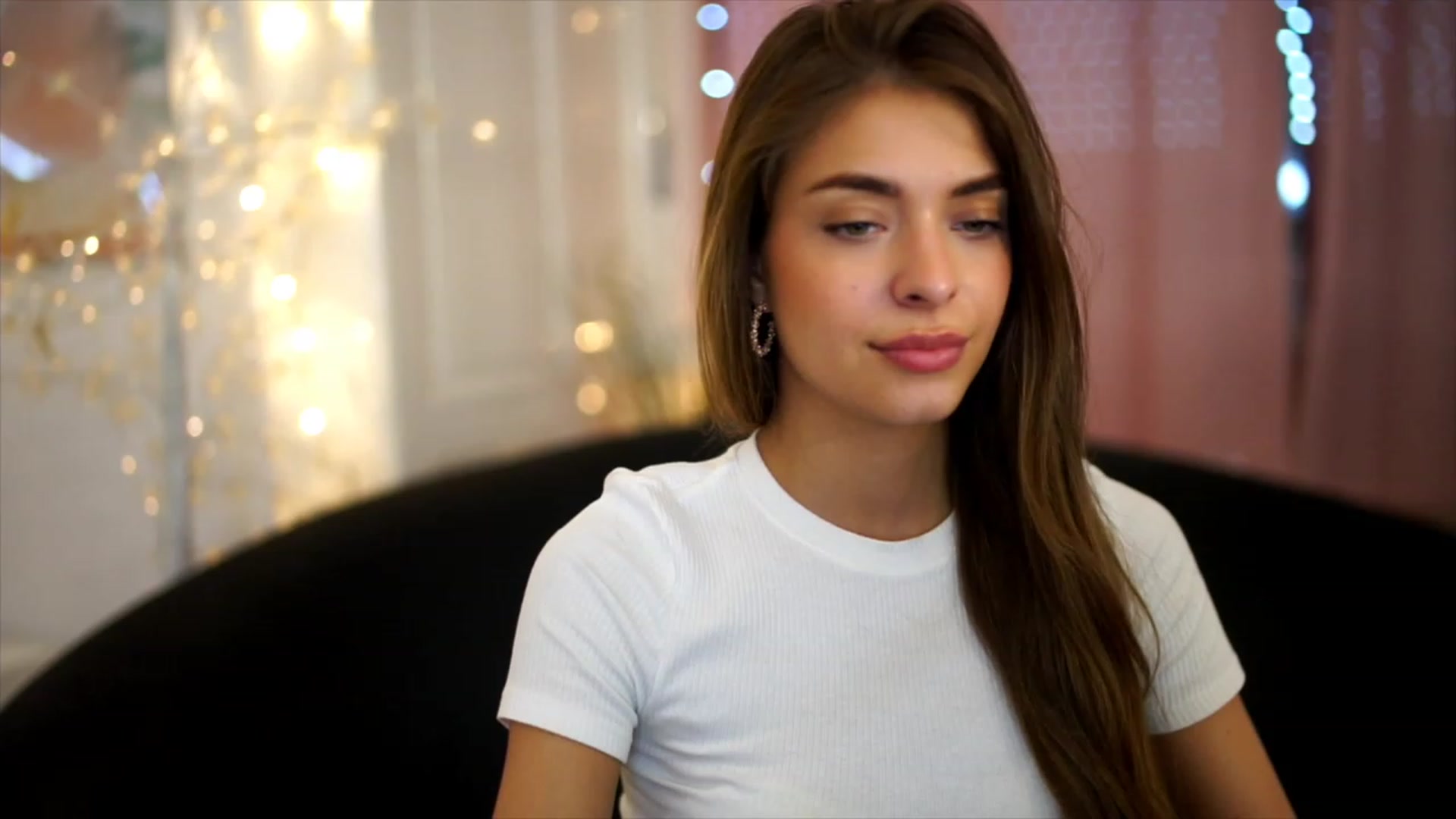 Gallery image thumbnail from Autumn_Falls's myfreecams stream on, 07/30/2023, 16:50 image 17 of 20