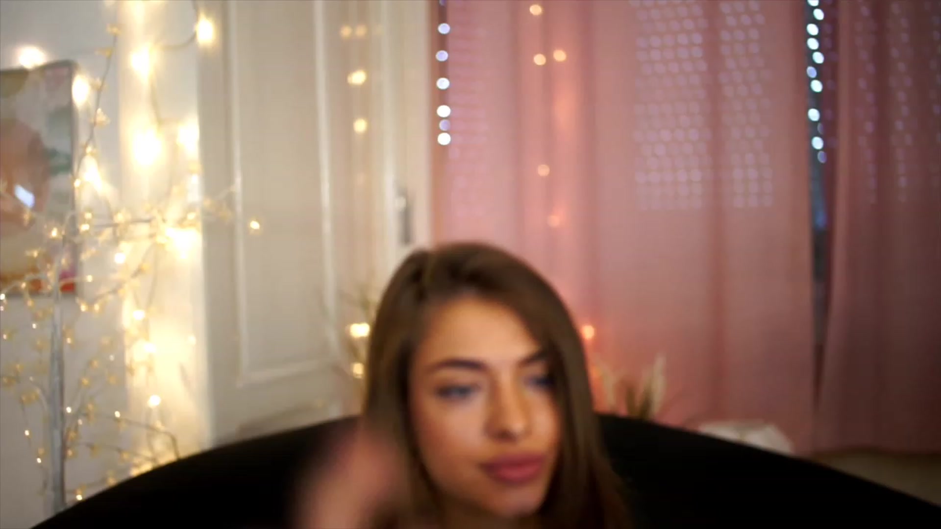 Gallery image thumbnail from Autumn_Falls's myfreecams stream on, 08/06/2023, 12:29 image 20 of 20