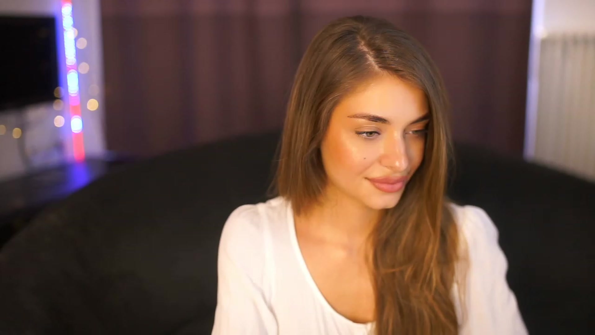 Gallery image thumbnail from Autumn_Falls's myfreecams stream on, 08/23/2023, 14:25 image 13 of 20