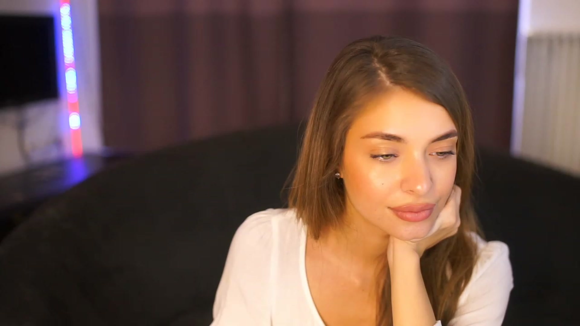 Gallery image thumbnail from Autumn_Falls's myfreecams stream on, 08/23/2023, 14:25 image 11 of 20