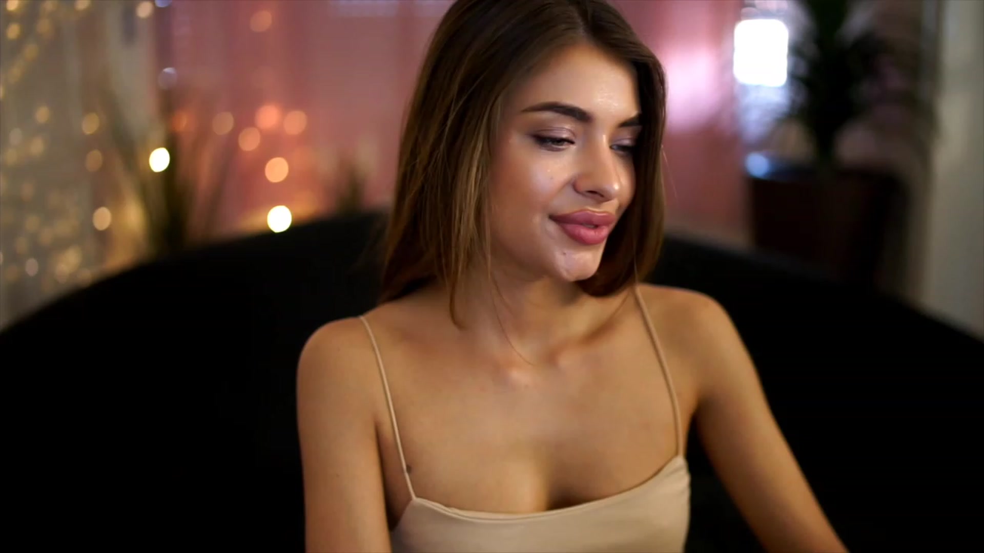 Gallery image thumbnail from Autumn_Falls's myfreecams stream on, 08/26/2023, 13:38 image 4 of 20