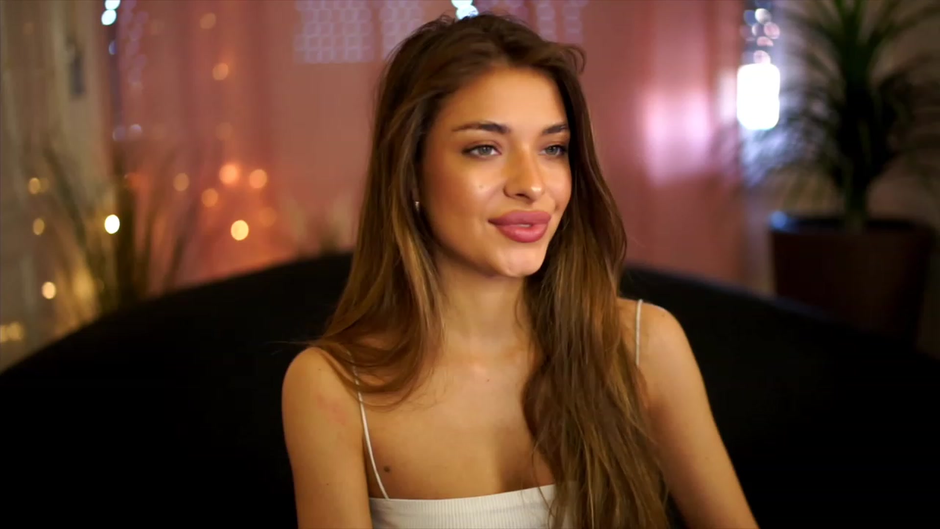 Gallery image thumbnail from Autumn_Falls's myfreecams stream on, 09/25/2023, 13:58 image 7 of 20