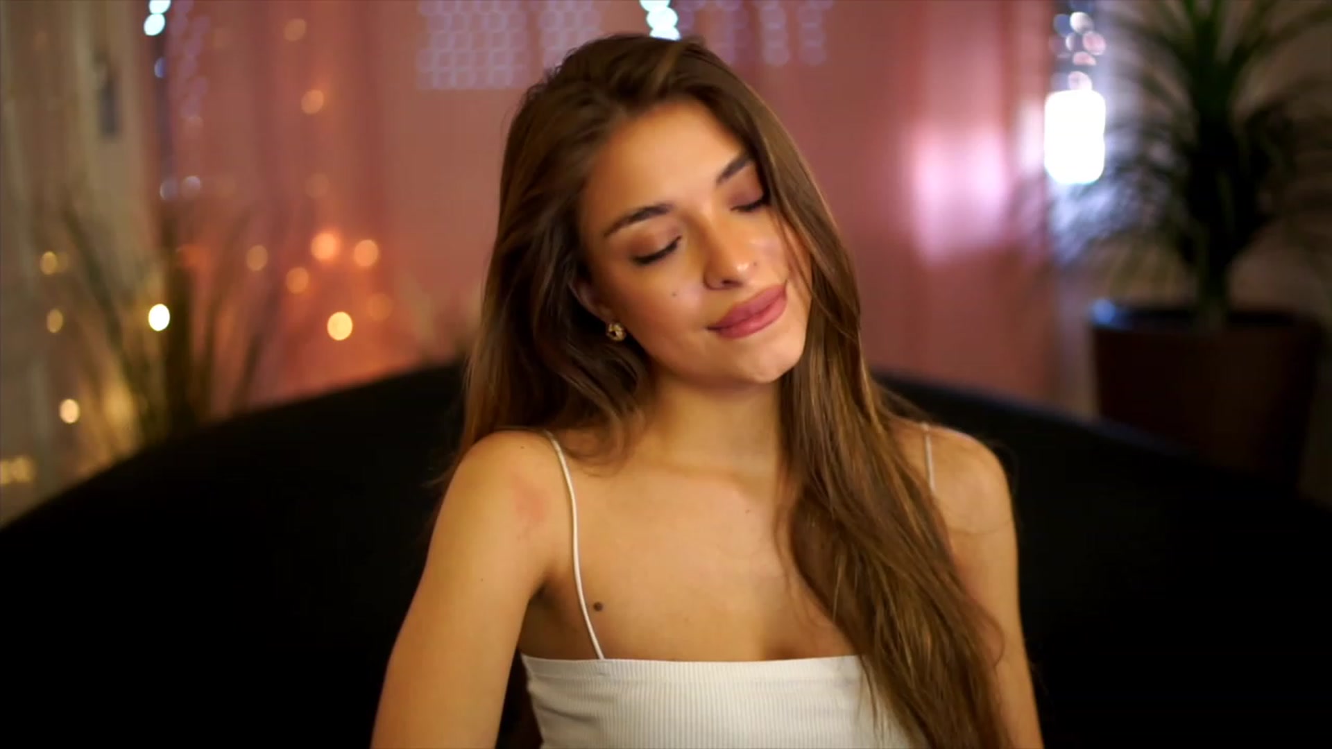 Gallery image thumbnail from Autumn_Falls's myfreecams stream on, 09/25/2023, 13:58 image 5 of 20