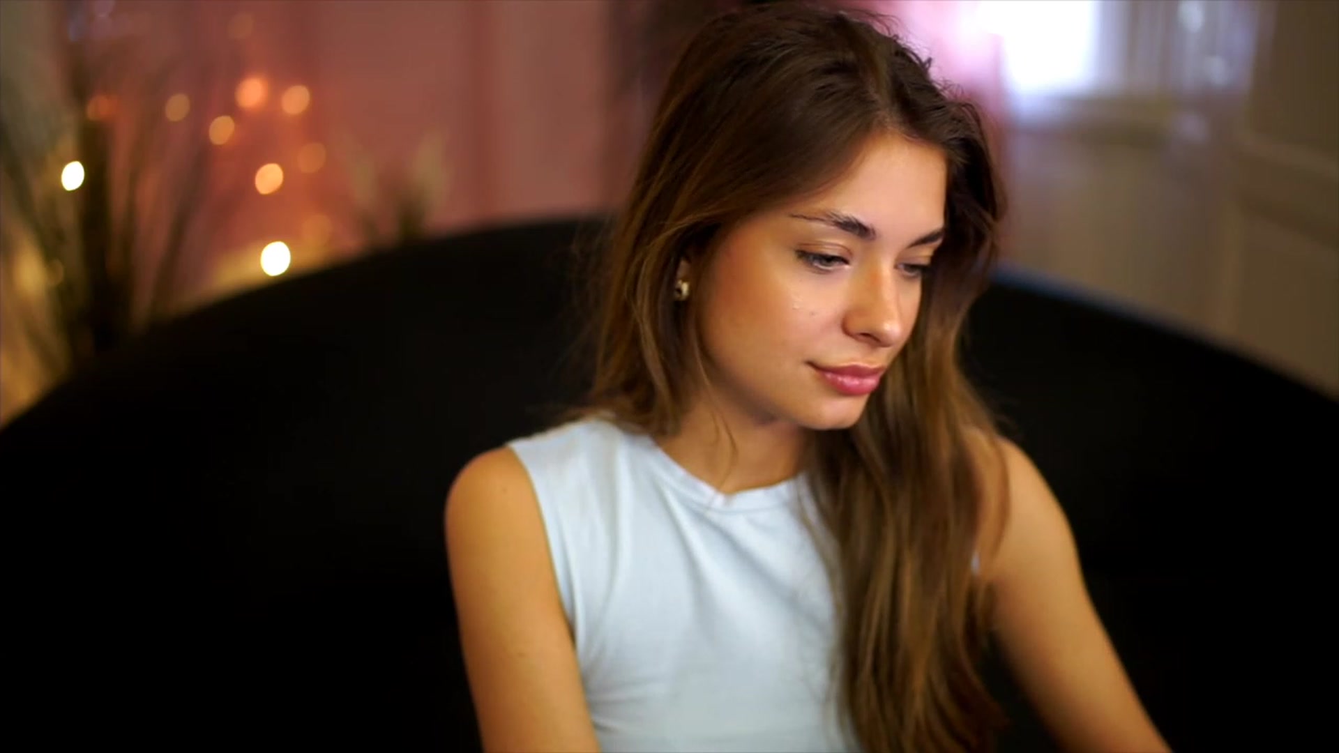 Gallery image thumbnail from Autumn_Falls's myfreecams stream on, 09/29/2023, 12:44 image 2 of 20