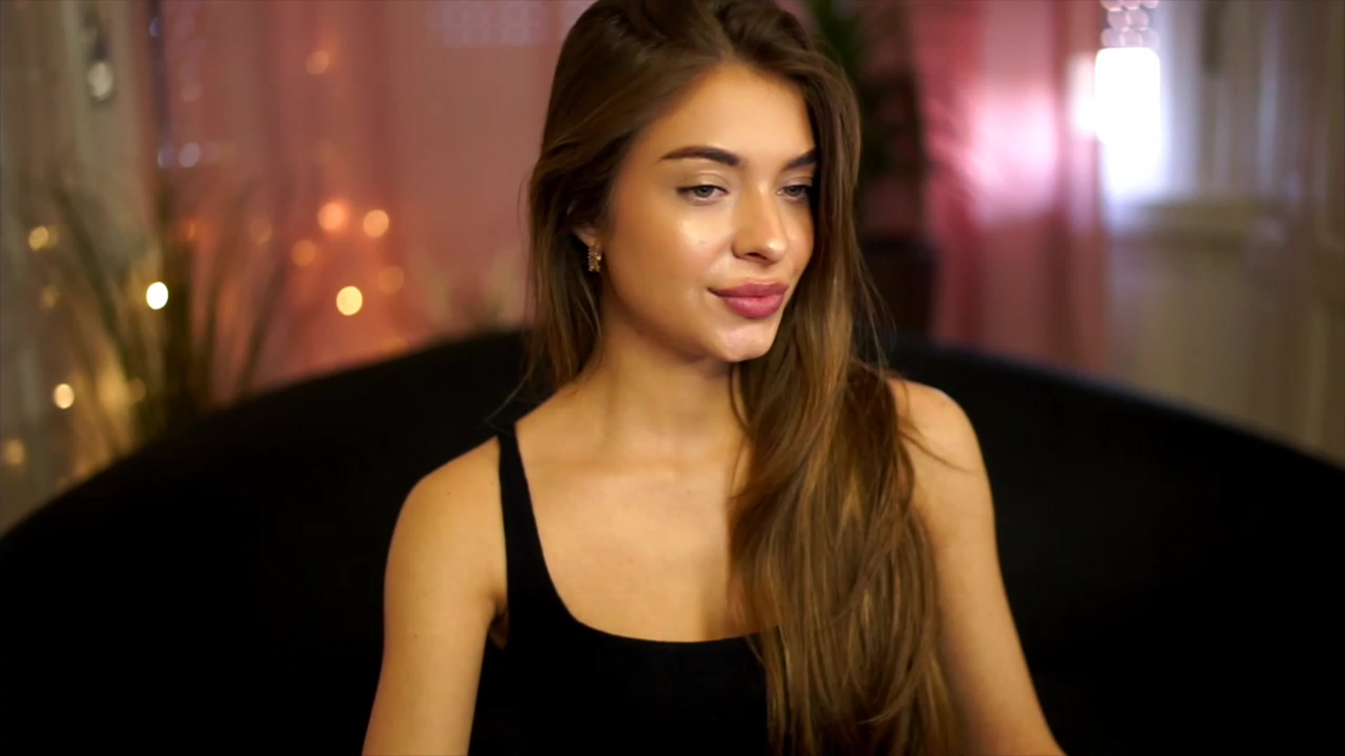 Gallery image thumbnail from Autumn_Falls's myfreecams stream on, 10/10/2023, 13:33 image 18 of 20