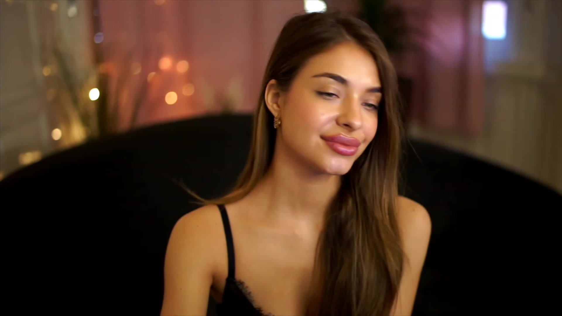 Gallery image thumbnail from Autumn_Falls's myfreecams stream on, 10/26/2023, 14:56 image 2 of 20