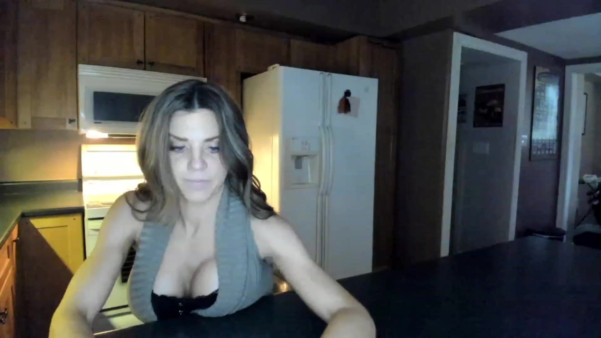 Gallery image thumbnail from Auvrielle's myfreecams stream on, 11/15/2022, 16:45 image 17 of 20