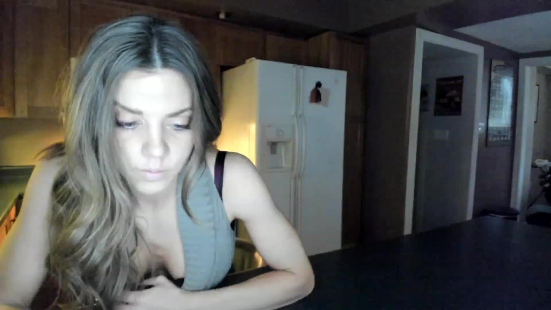 Gallery image thumbnail from Auvrielle's myfreecams stream on, 11/15/2022, 16:45 image 14 of 20