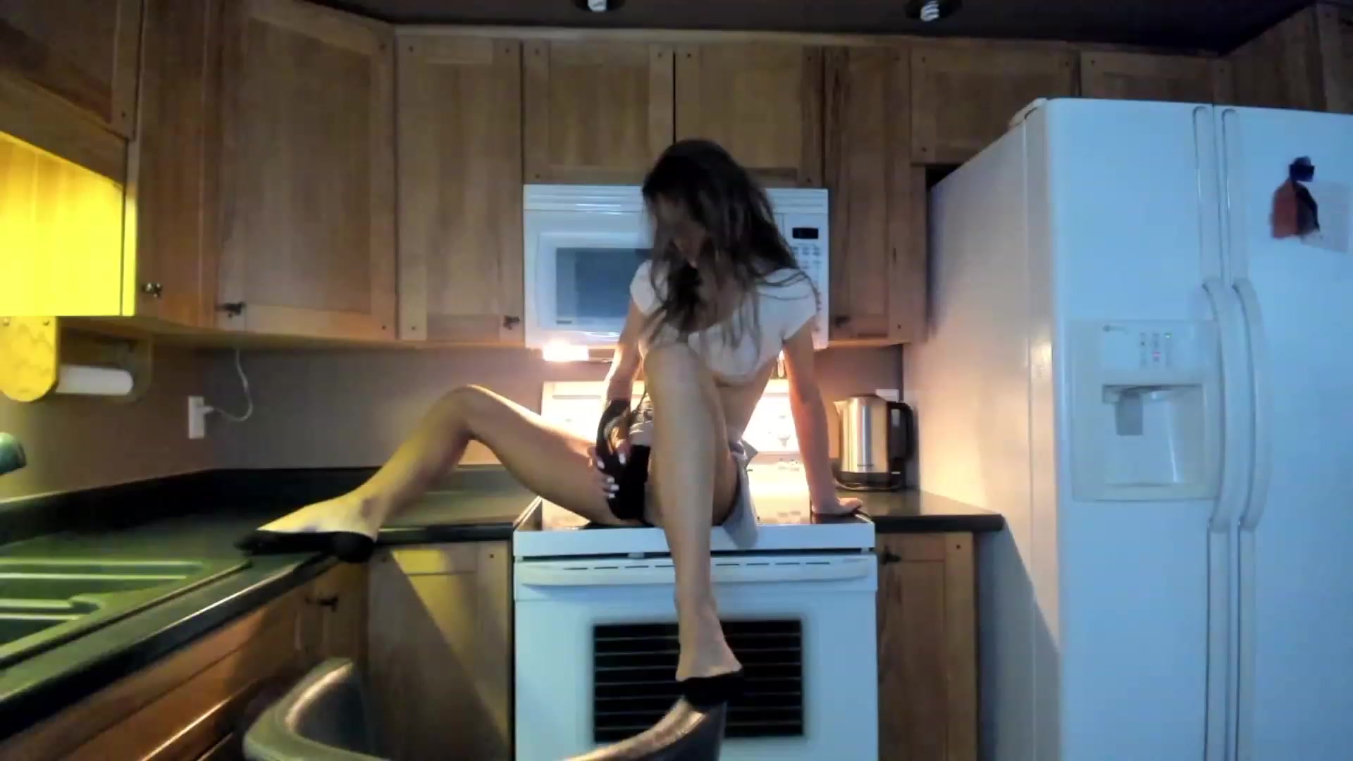 Gallery image thumbnail from Auvrielle's myfreecams stream on, 11/17/2022, 18:19 image 13 of 20