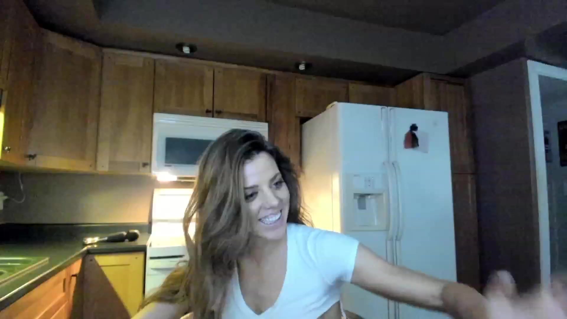 Gallery image thumbnail from Auvrielle's myfreecams stream on, 11/17/2022, 18:41 image 13 of 20