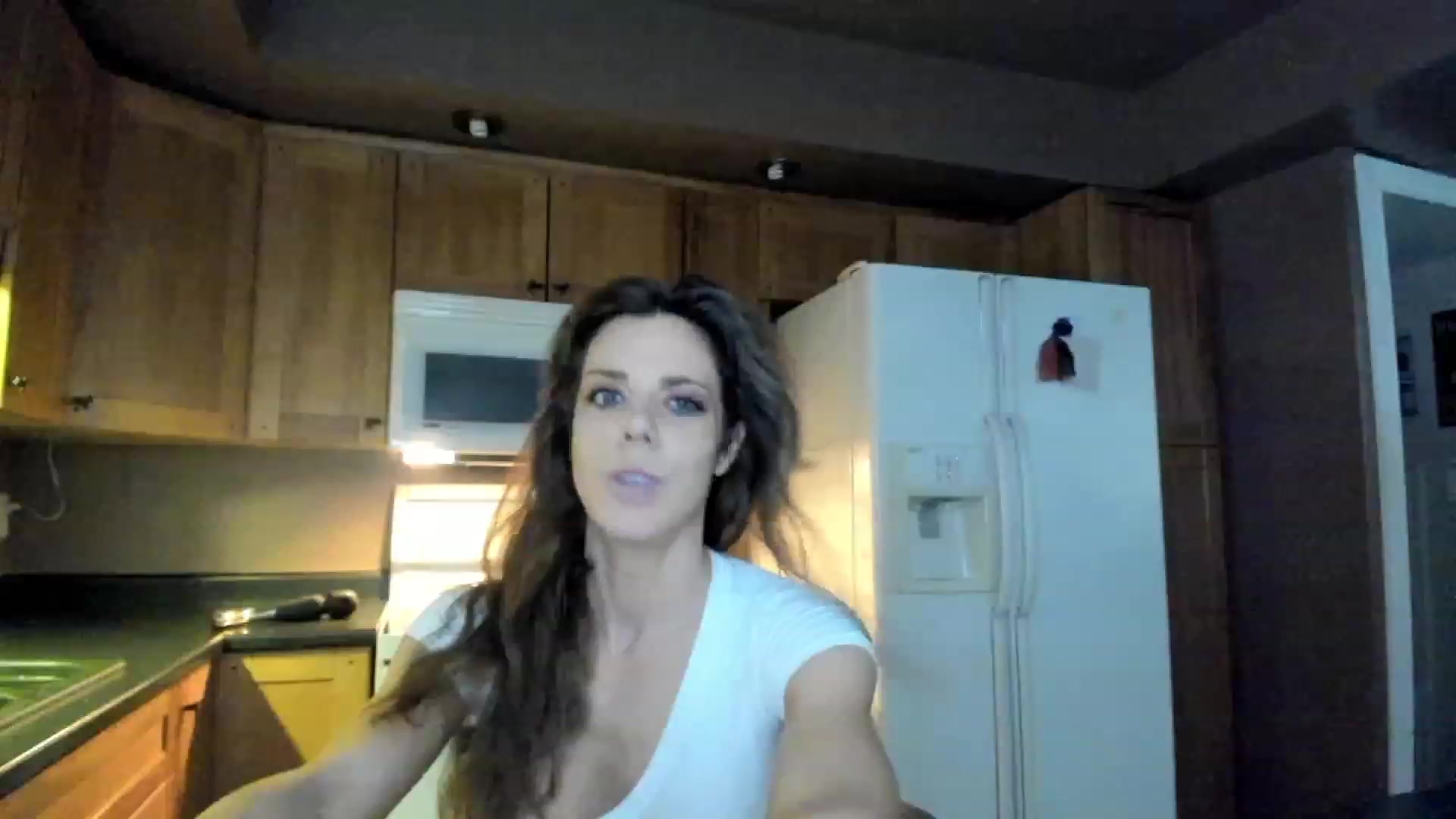 Gallery image thumbnail from Auvrielle's myfreecams stream on, 11/17/2022, 18:41 image 9 of 20