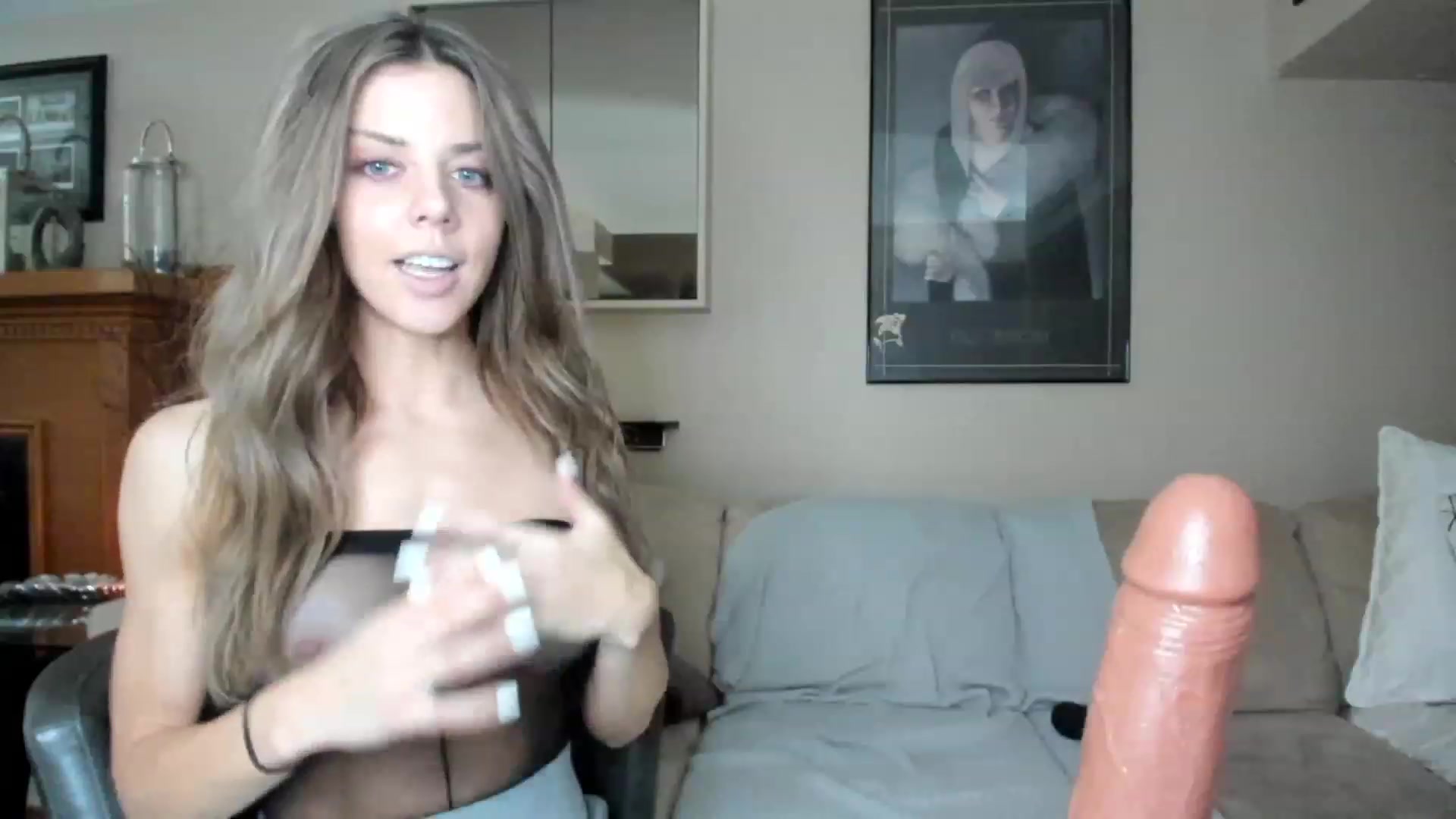 Gallery image thumbnail from Auvrielle's myfreecams stream on, 11/18/2022, 19:08 image 16 of 20