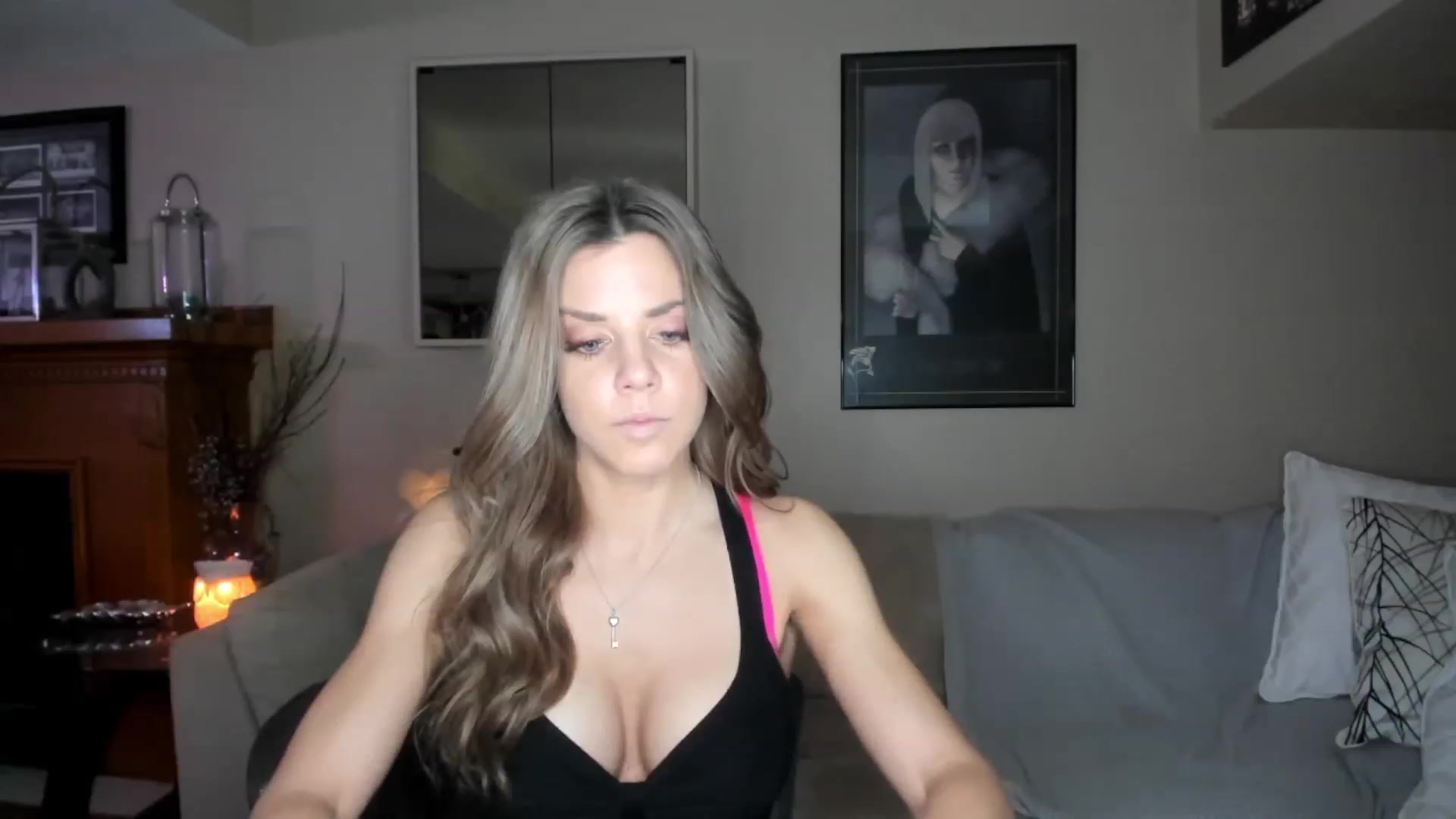 Gallery image thumbnail from Auvrielle's myfreecams stream on, 11/23/2022, 16:16 image 11 of 20