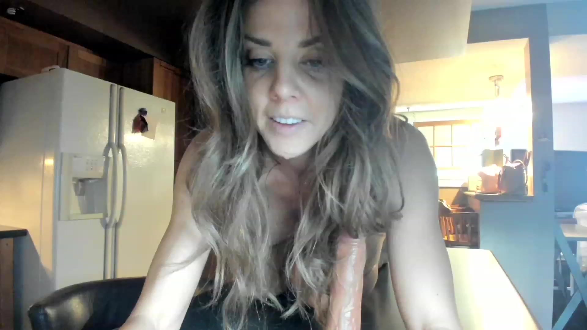 Gallery image thumbnail from Auvrielle's myfreecams stream on, 11/26/2022, 18:57 image 17 of 20