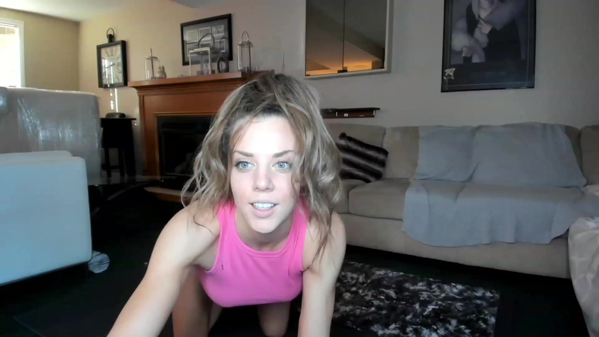 Gallery image thumbnail from Auvrielle's myfreecams stream on, 11/26/2022, 20:11 image 2 of 20