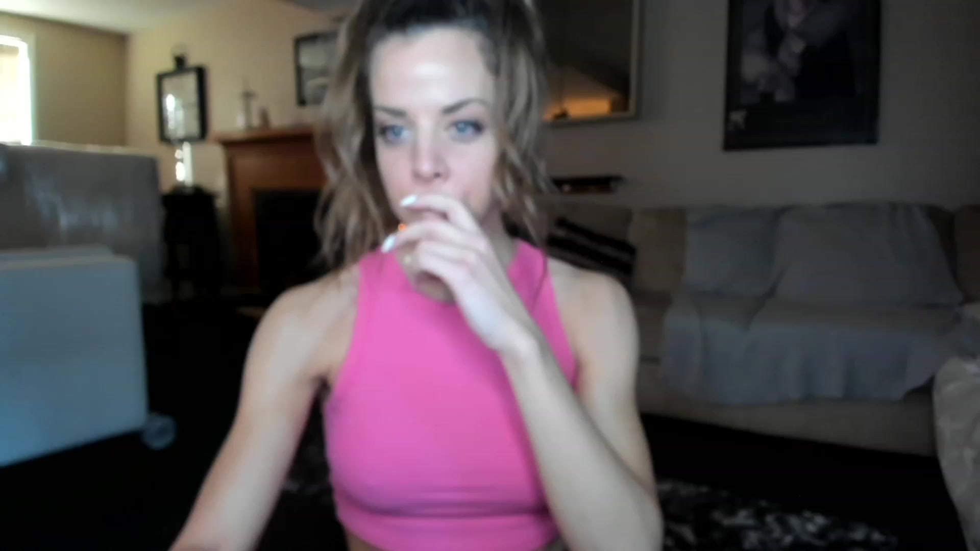 Gallery image thumbnail from Auvrielle's myfreecams stream on, 11/26/2022, 20:11 image 1 of 20