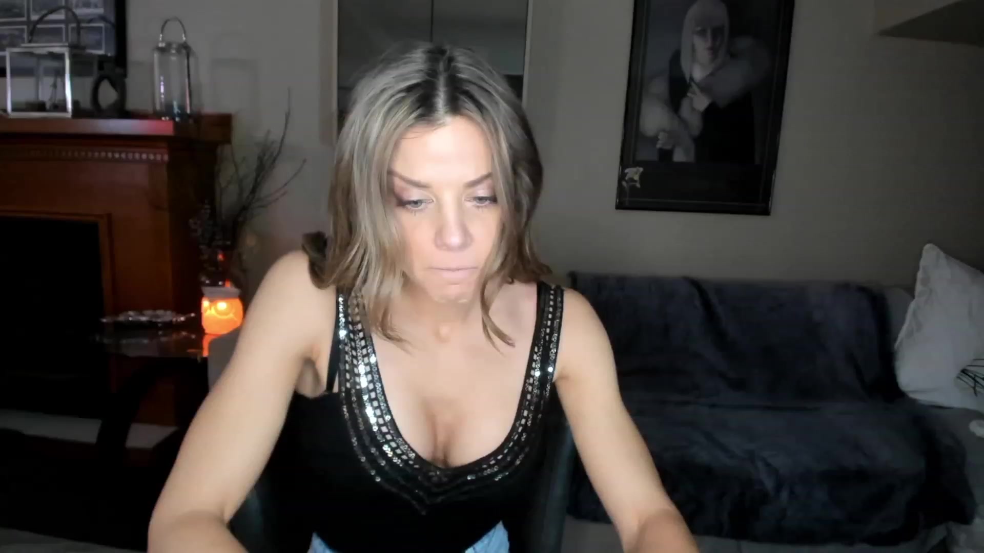 Gallery image thumbnail from Auvrielle's myfreecams stream on, 12/01/2022, 18:41 image 5 of 20