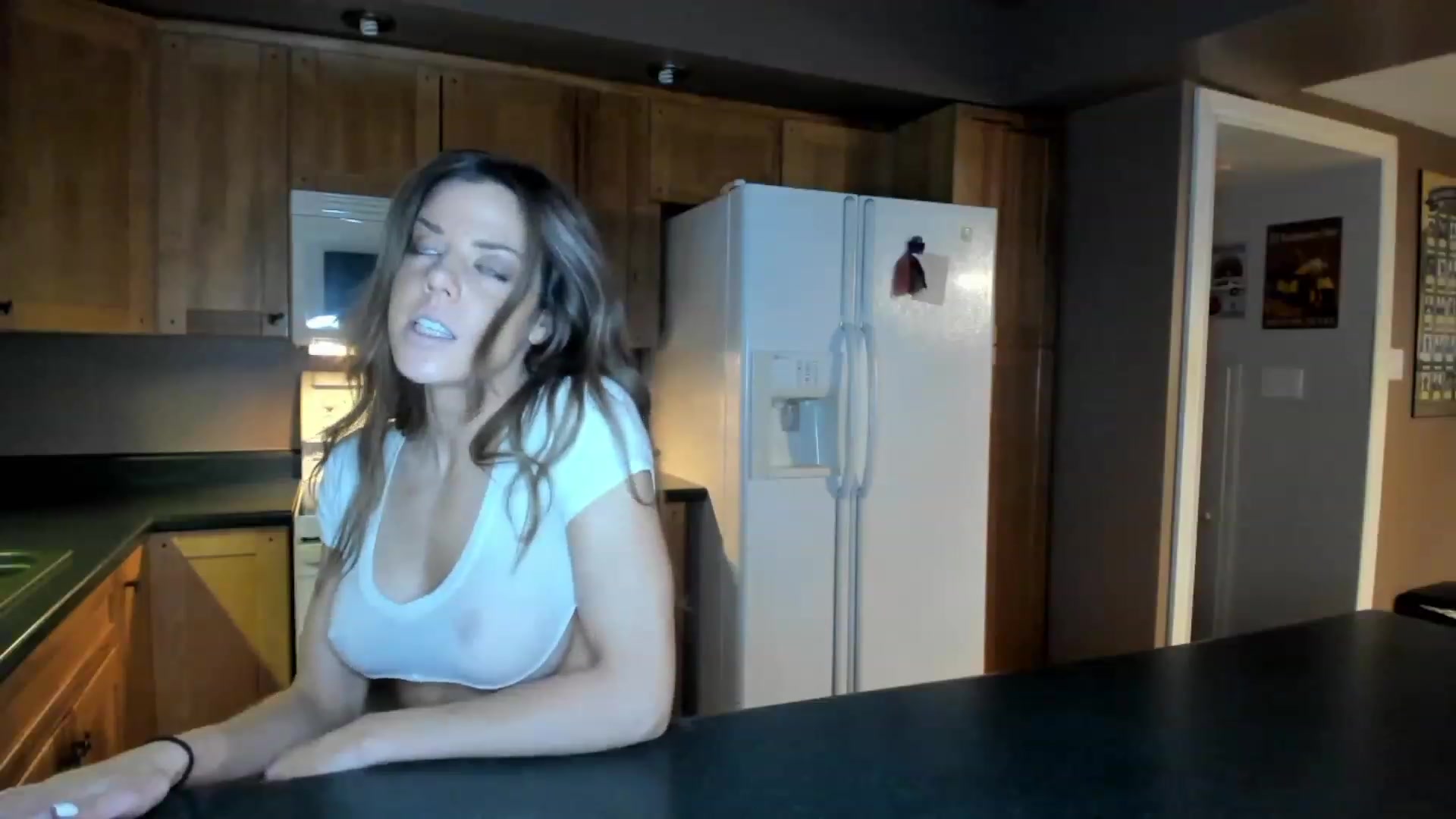 Gallery image thumbnail from Auvrielle's myfreecams stream on, 12/03/2022, 17:01 image 12 of 20