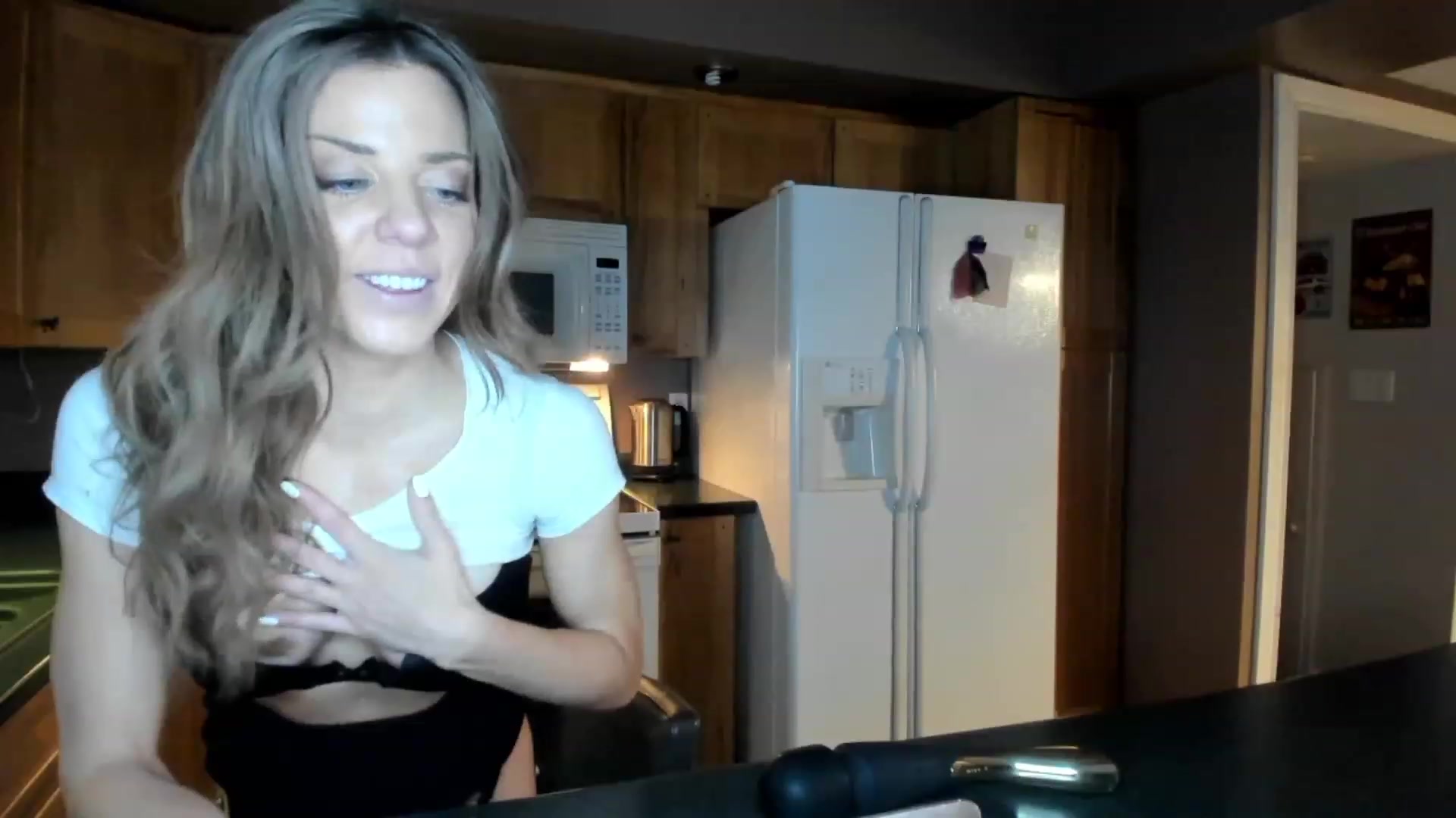 Gallery image thumbnail from Auvrielle's myfreecams stream on, 12/03/2022, 17:01 image 5 of 20