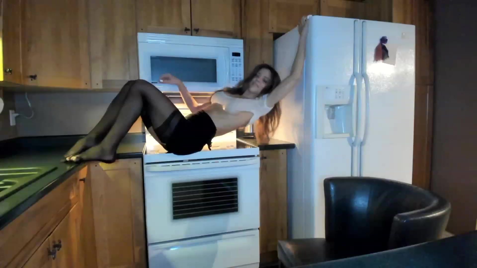 Gallery image thumbnail from Auvrielle's myfreecams stream on, 12/03/2022, 17:01 image 20 of 20