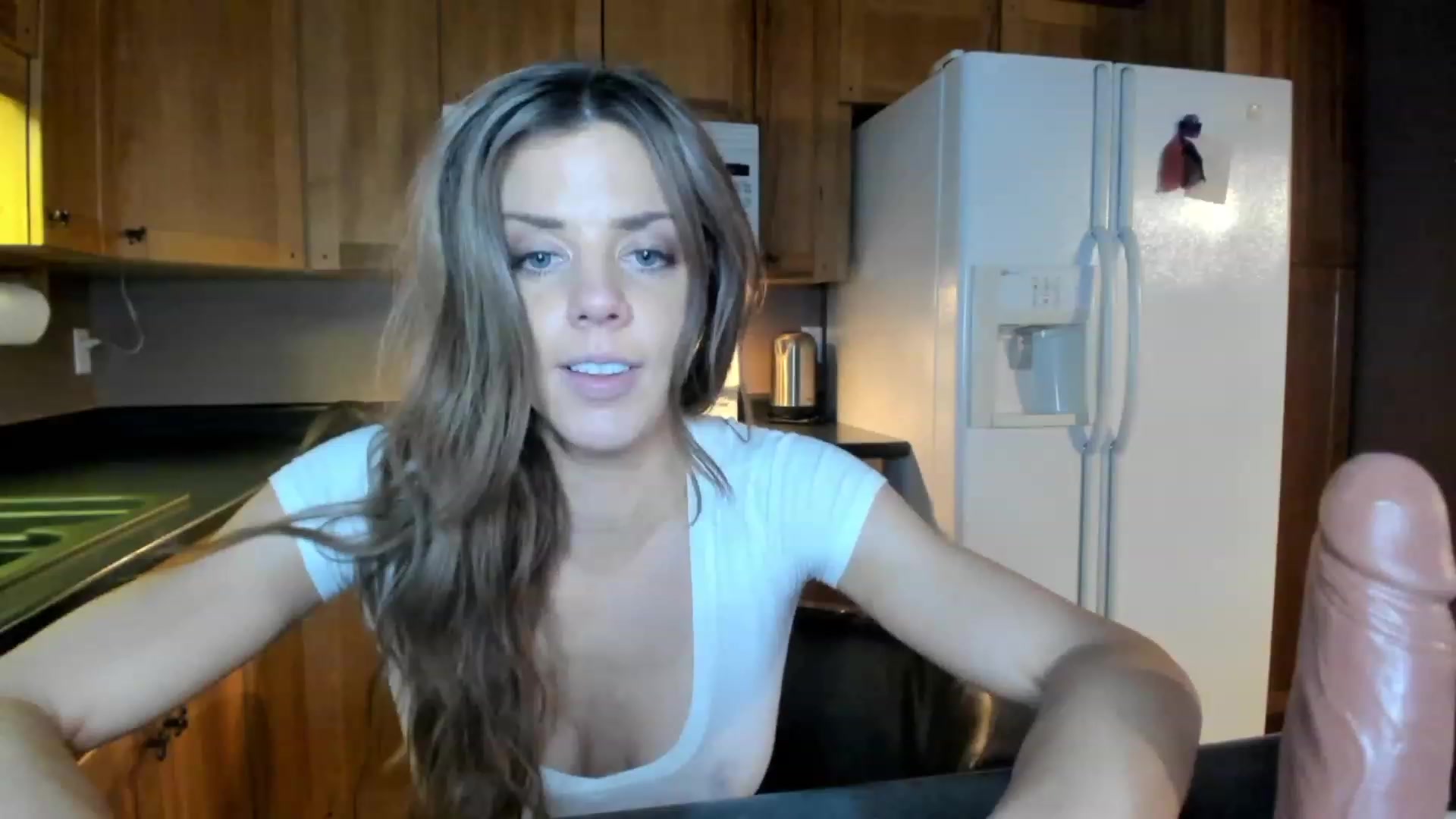 Gallery image thumbnail from Auvrielle's myfreecams stream on, 12/03/2022, 17:33 image 16 of 20