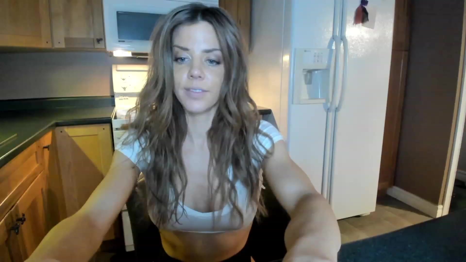 Gallery image thumbnail from Auvrielle's myfreecams stream on, 12/03/2022, 17:33 image 7 of 20