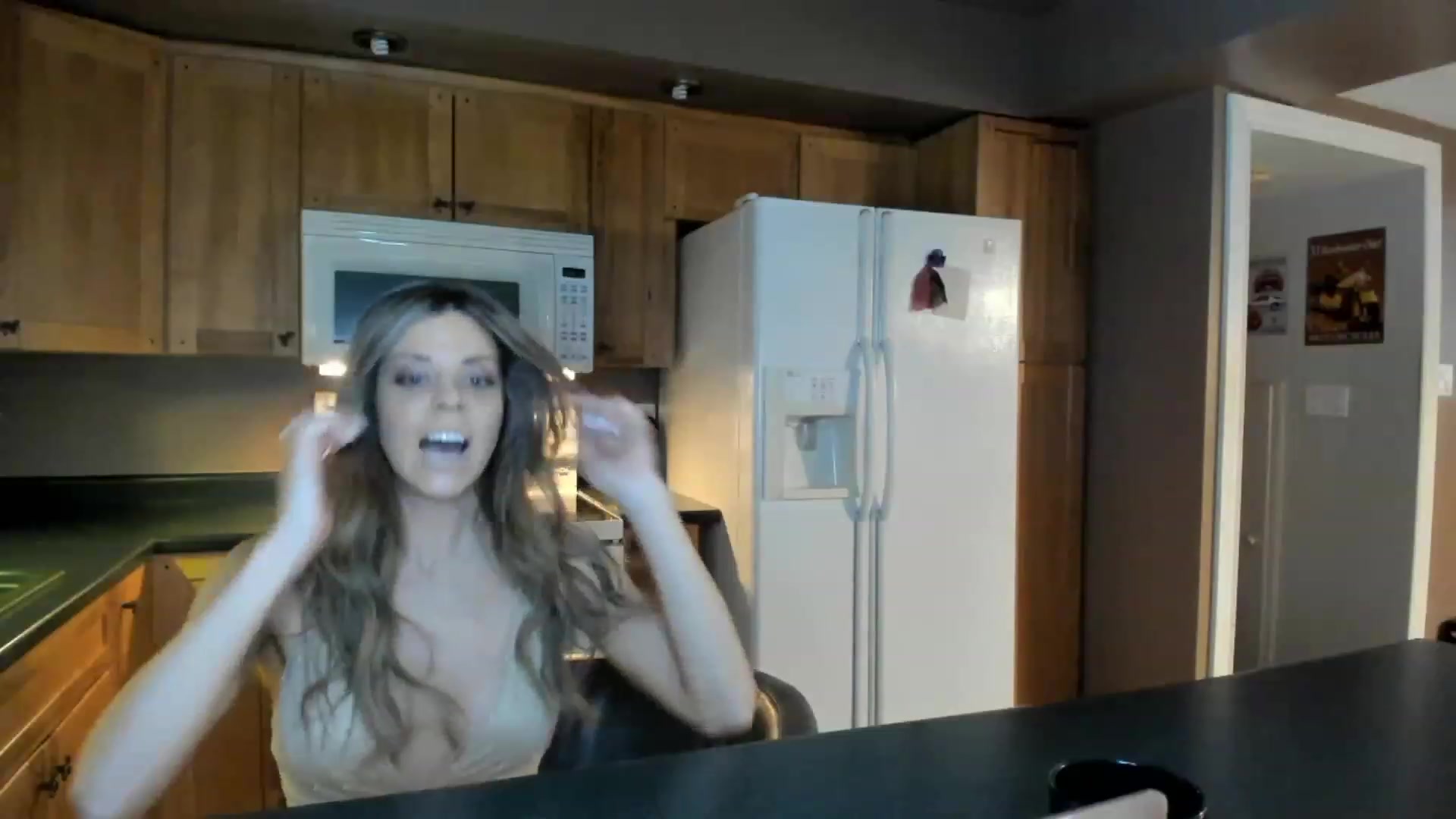 Gallery image thumbnail from Auvrielle's myfreecams stream on, 12/15/2022, 16:12 image 11 of 20