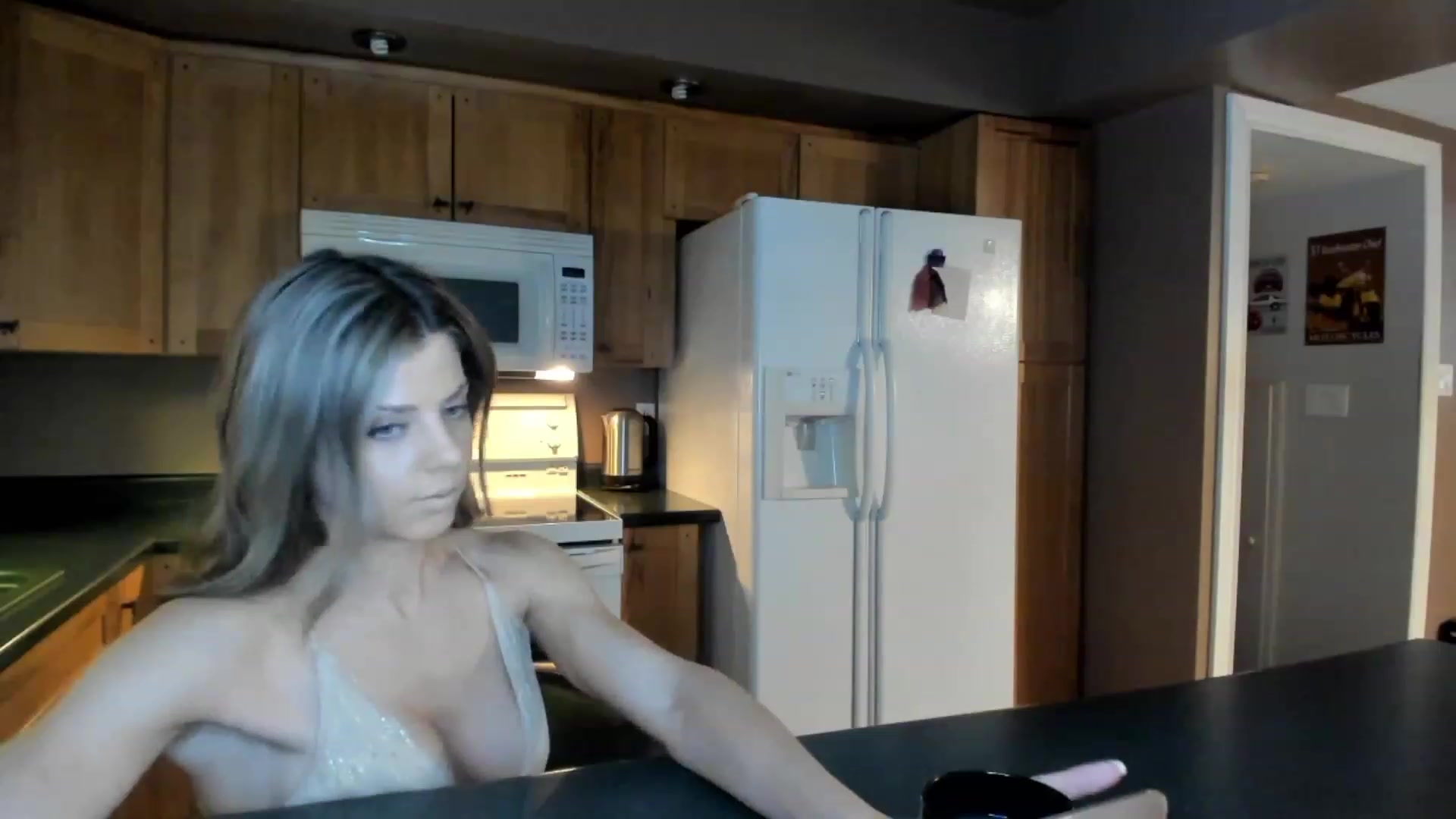 Gallery image thumbnail from Auvrielle's myfreecams stream on, 12/15/2022, 16:12 image 4 of 20