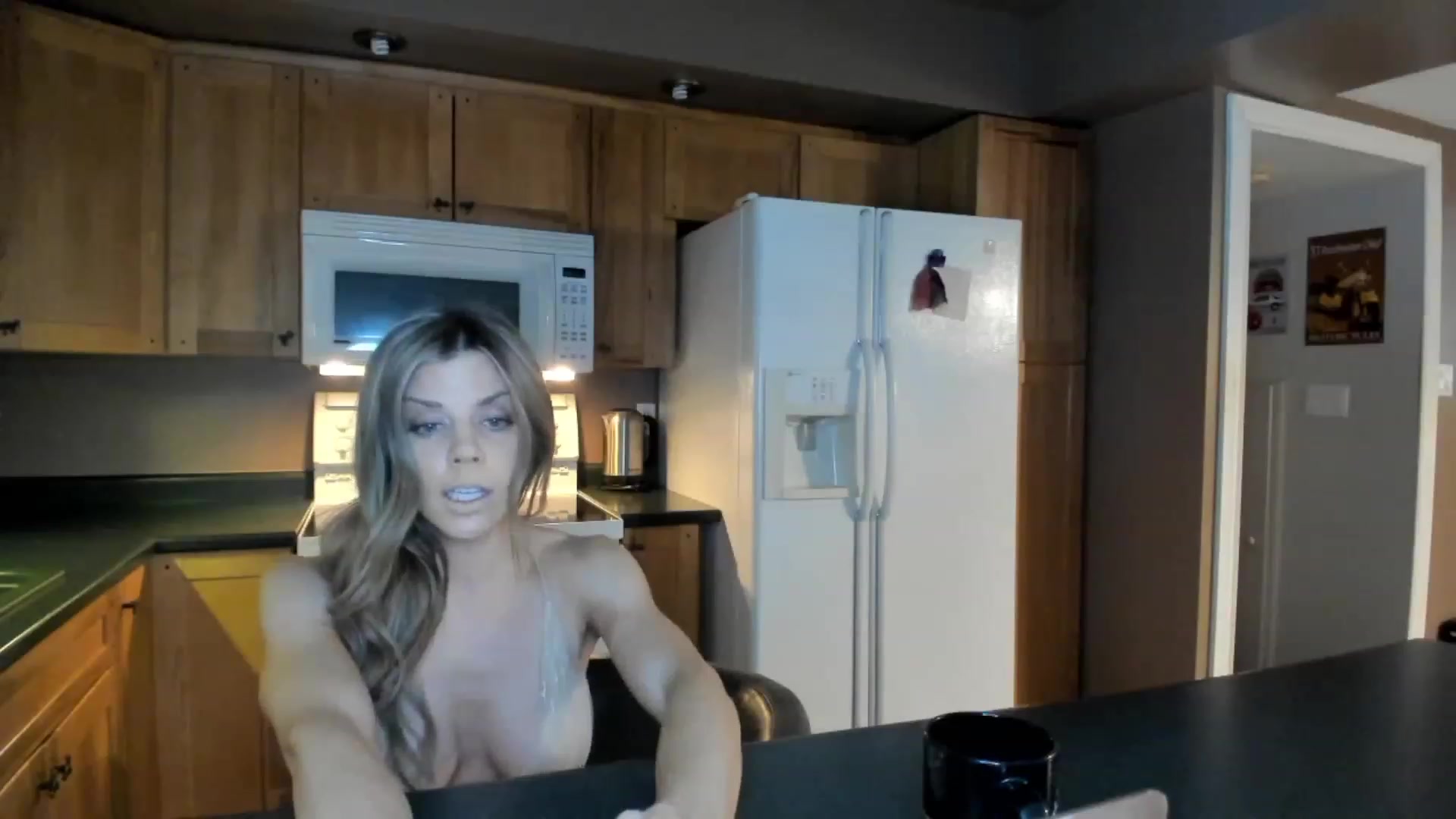 Gallery image thumbnail from Auvrielle's myfreecams stream on, 12/15/2022, 16:12 image 13 of 20