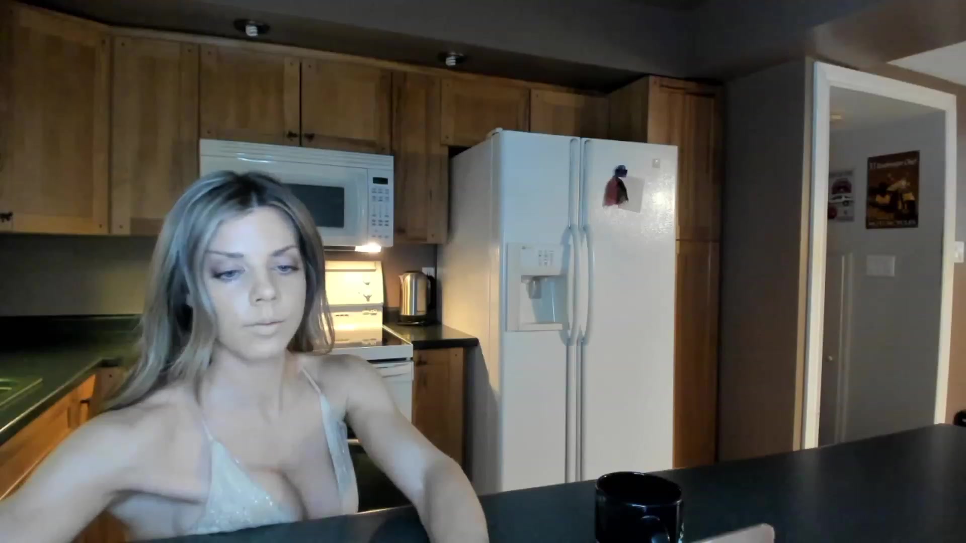 Gallery image thumbnail from Auvrielle's myfreecams stream on, 12/15/2022, 16:12 image 5 of 20