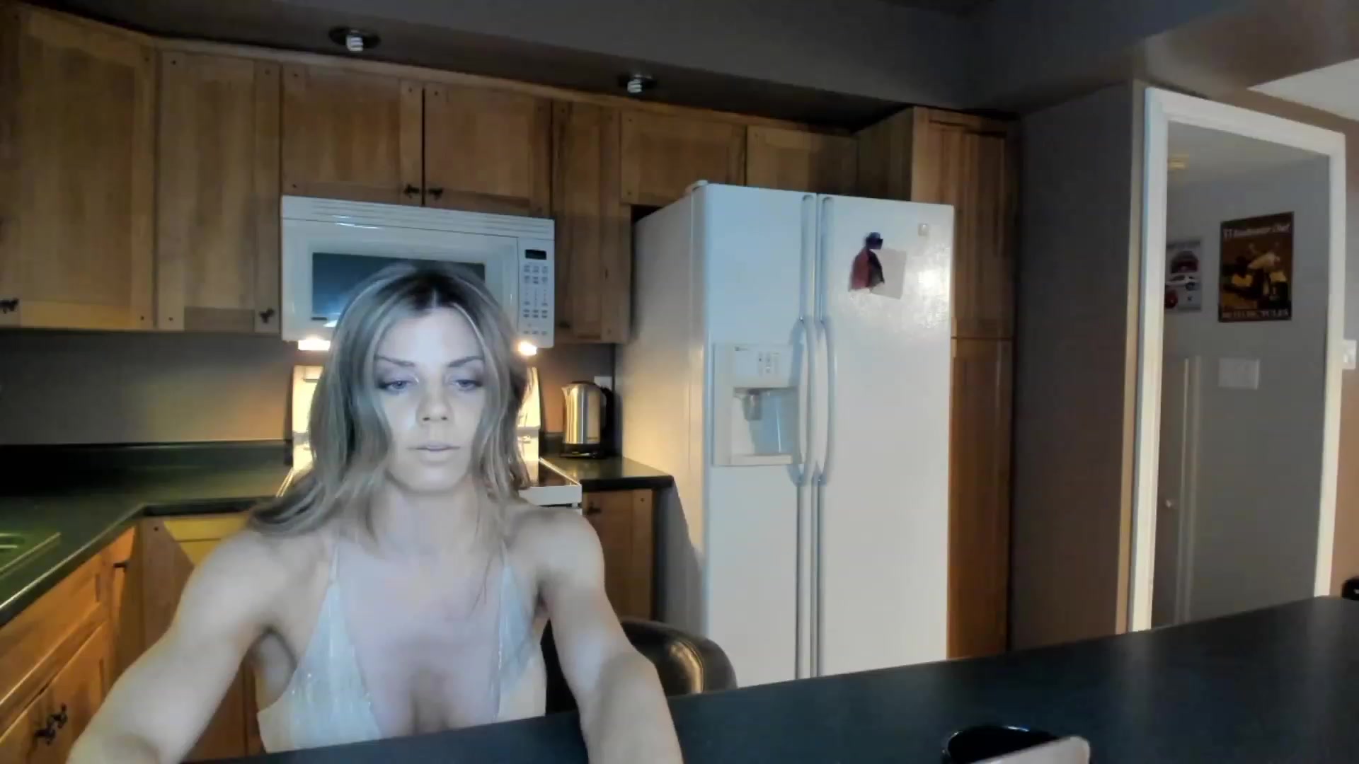Gallery image thumbnail from Auvrielle's myfreecams stream on, 12/15/2022, 16:12 image 16 of 20