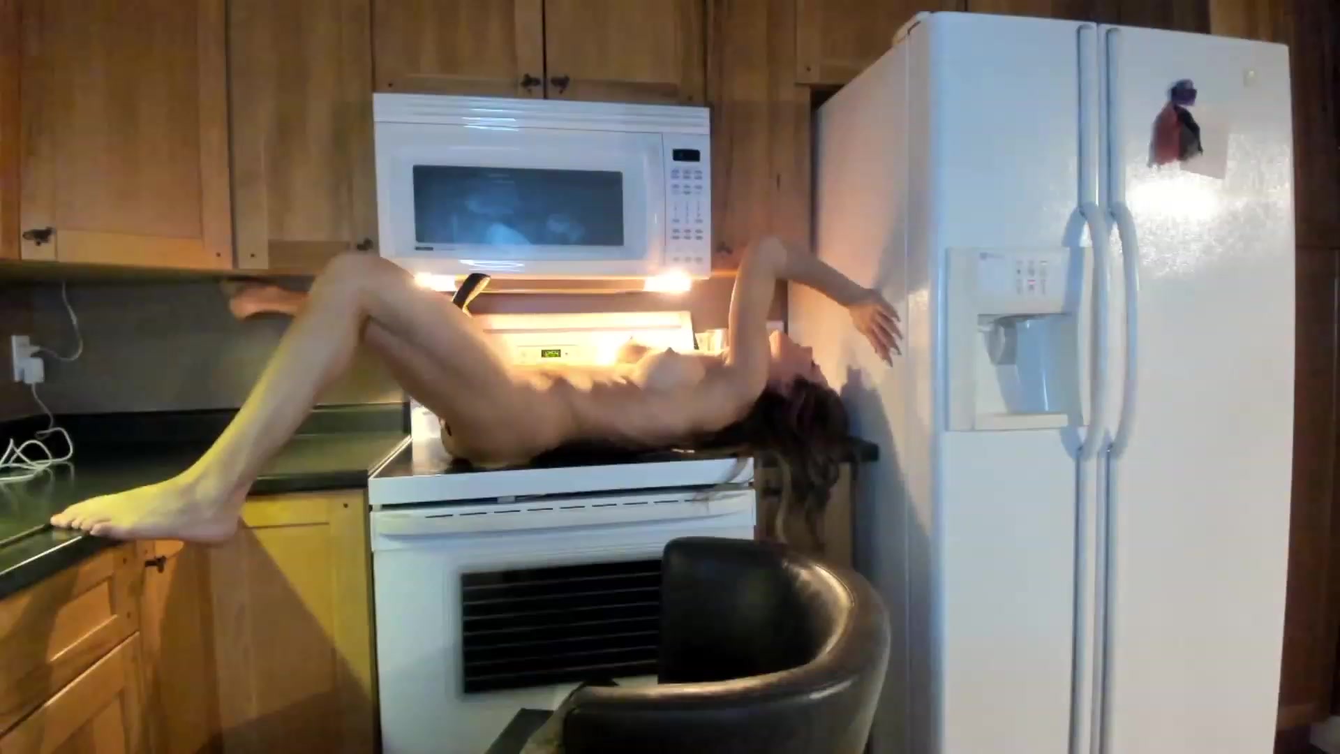 Gallery image thumbnail from Auvrielle's myfreecams stream on, 12/15/2022, 18:29 image 15 of 20