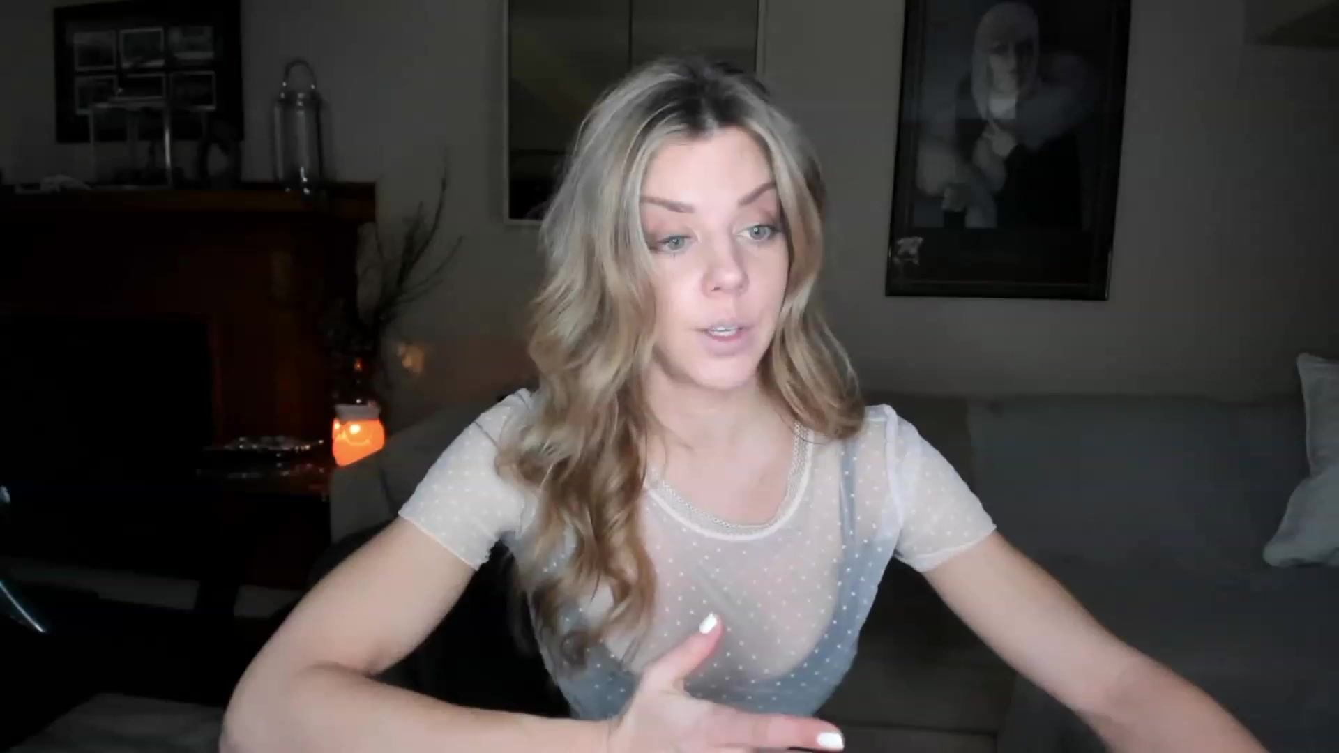 Gallery image thumbnail from Auvrielle's myfreecams stream on, 01/06/2023, 16:23 image 5 of 20