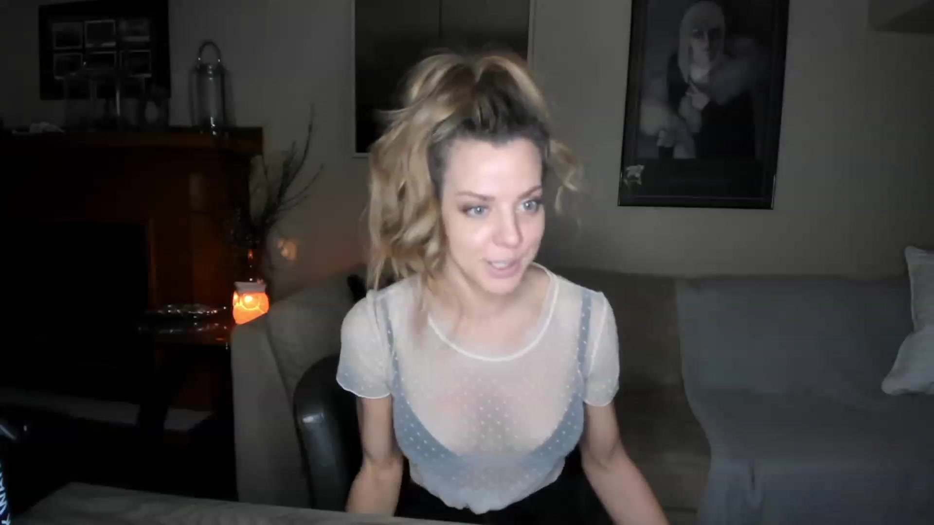 Gallery image thumbnail from Auvrielle's myfreecams stream on, 01/06/2023, 16:23 image 19 of 20