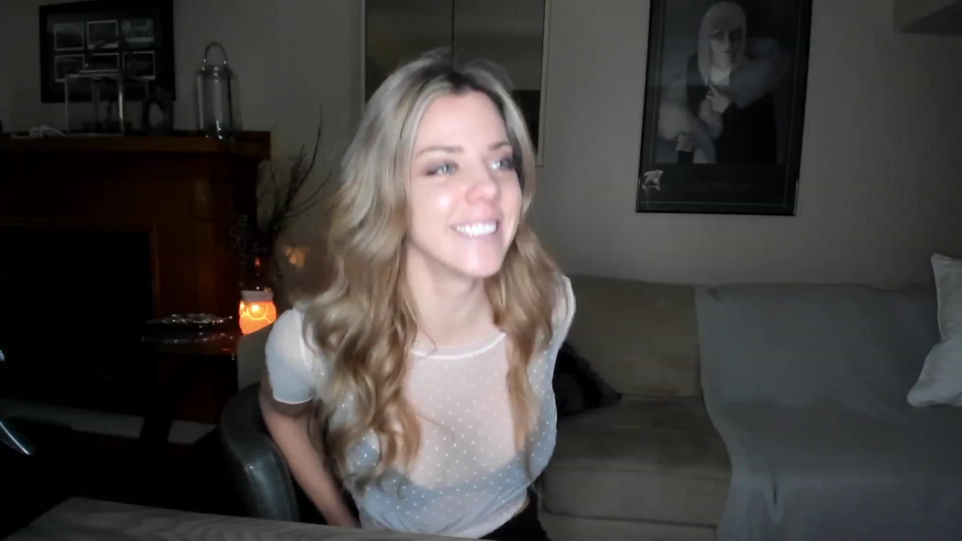 Gallery image thumbnail from Auvrielle's myfreecams stream on, 01/06/2023, 16:23 image 3 of 20