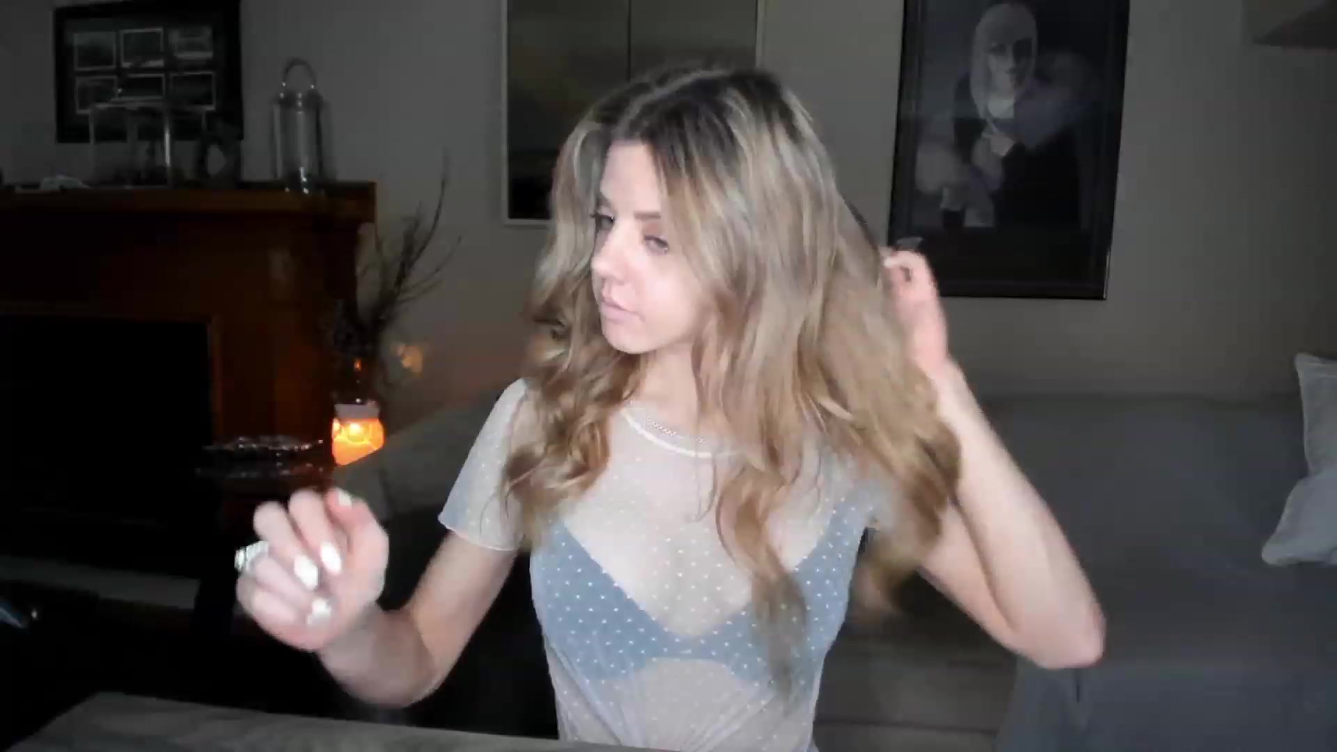Gallery image thumbnail from Auvrielle's myfreecams stream on, 01/06/2023, 16:23 image 8 of 20