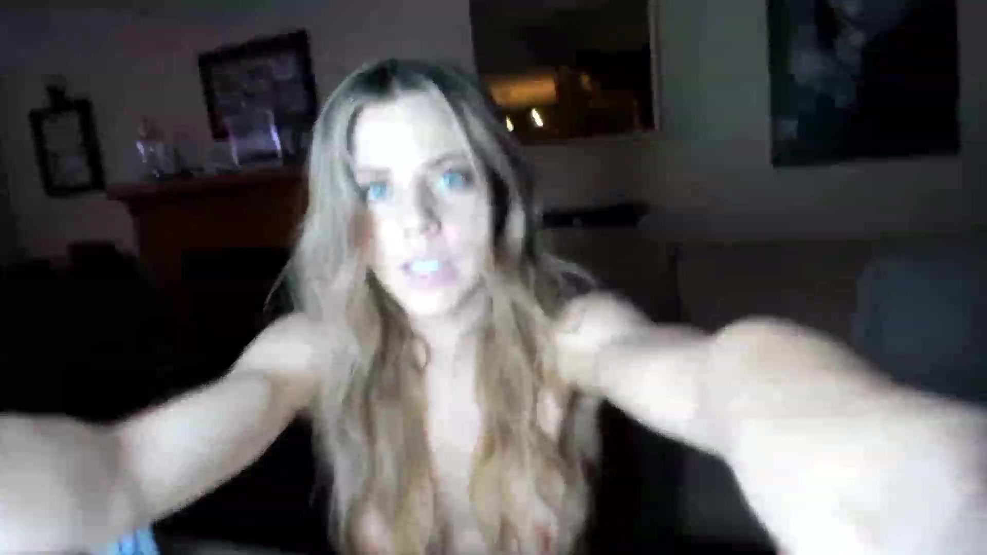 Gallery image thumbnail from Auvrielle's myfreecams stream on, 01/09/2023, 18:18 image 20 of 20