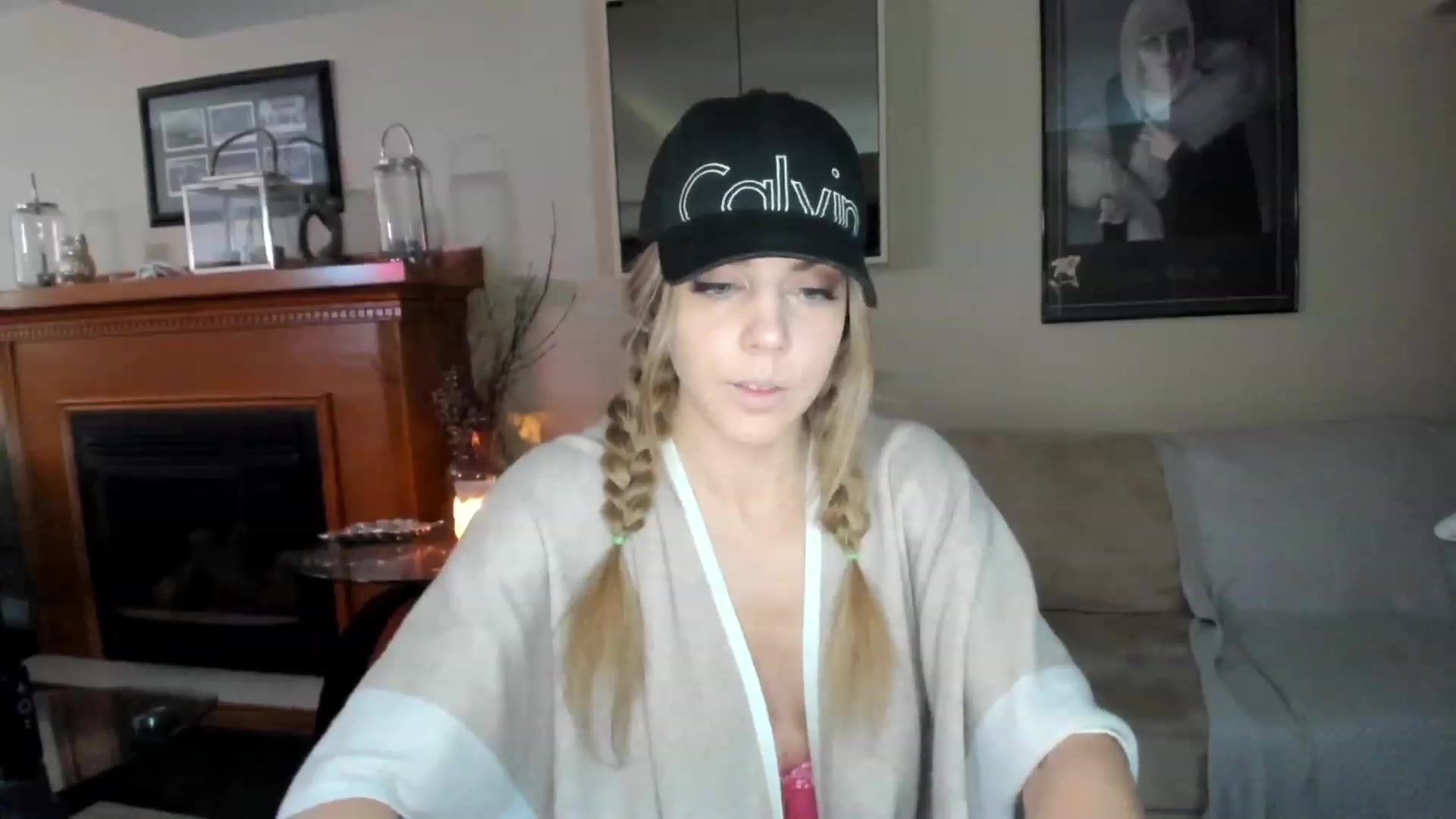 Gallery image thumbnail from Auvrielle's myfreecams stream on, 01/16/2023, 18:12 image 6 of 20