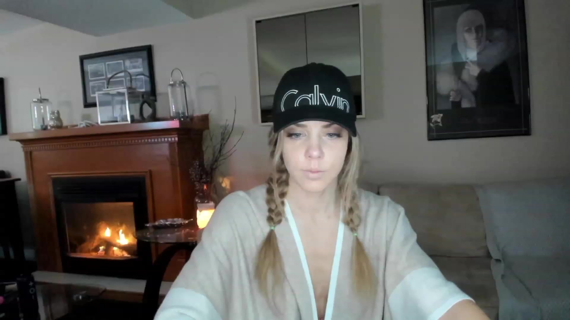 Gallery image thumbnail from Auvrielle's myfreecams stream on, 01/16/2023, 18:12 image 2 of 20