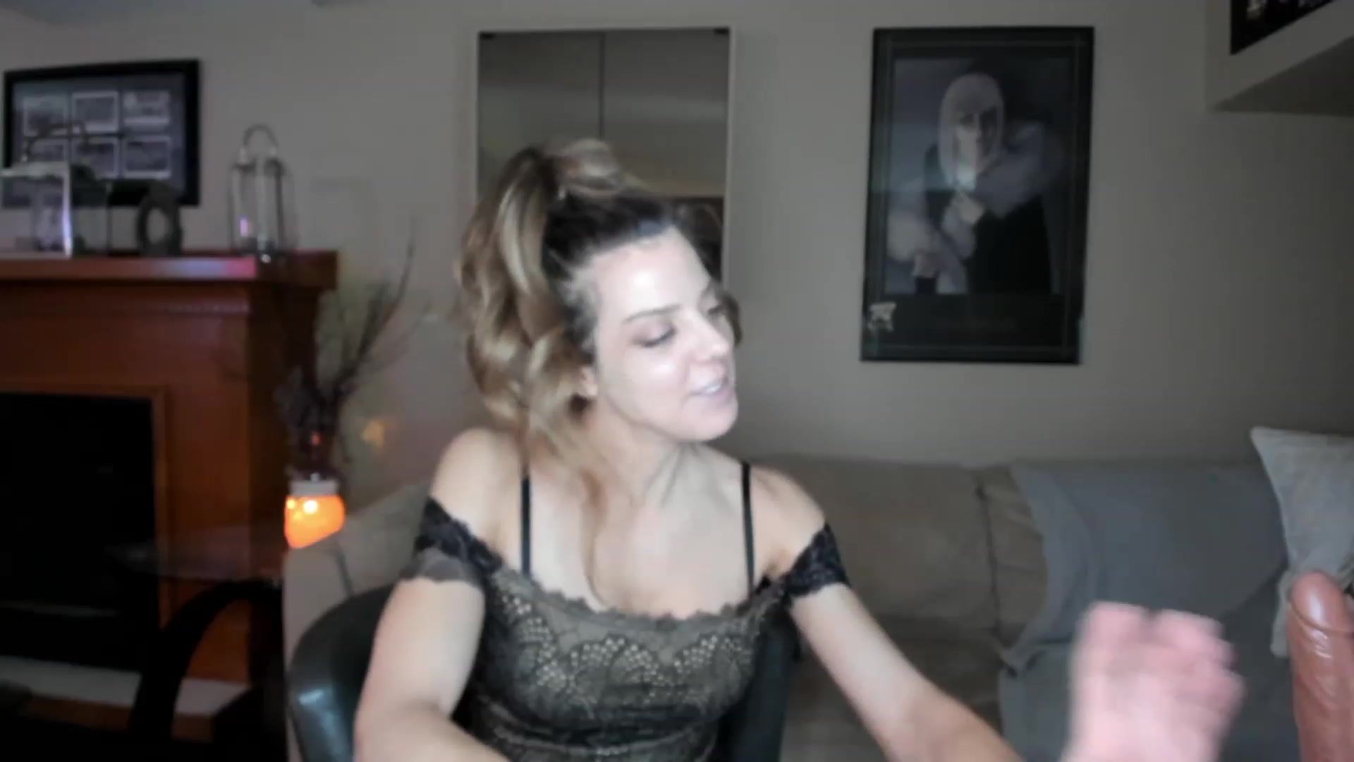Gallery image thumbnail from Auvrielle's myfreecams stream on, 01/29/2023, 16:20 image 8 of 20