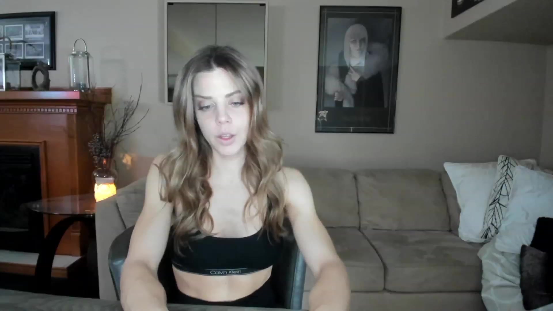 Gallery image thumbnail from Auvrielle's myfreecams stream on, 01/31/2023, 16:21 image 9 of 20